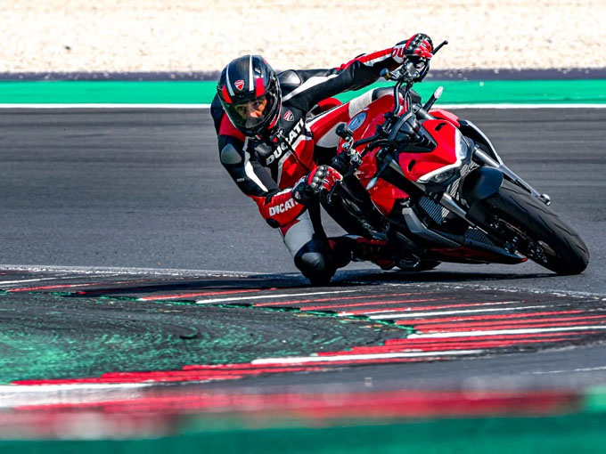2024 Ducati Streetfighter V2 in Portland, Oregon - Photo 10