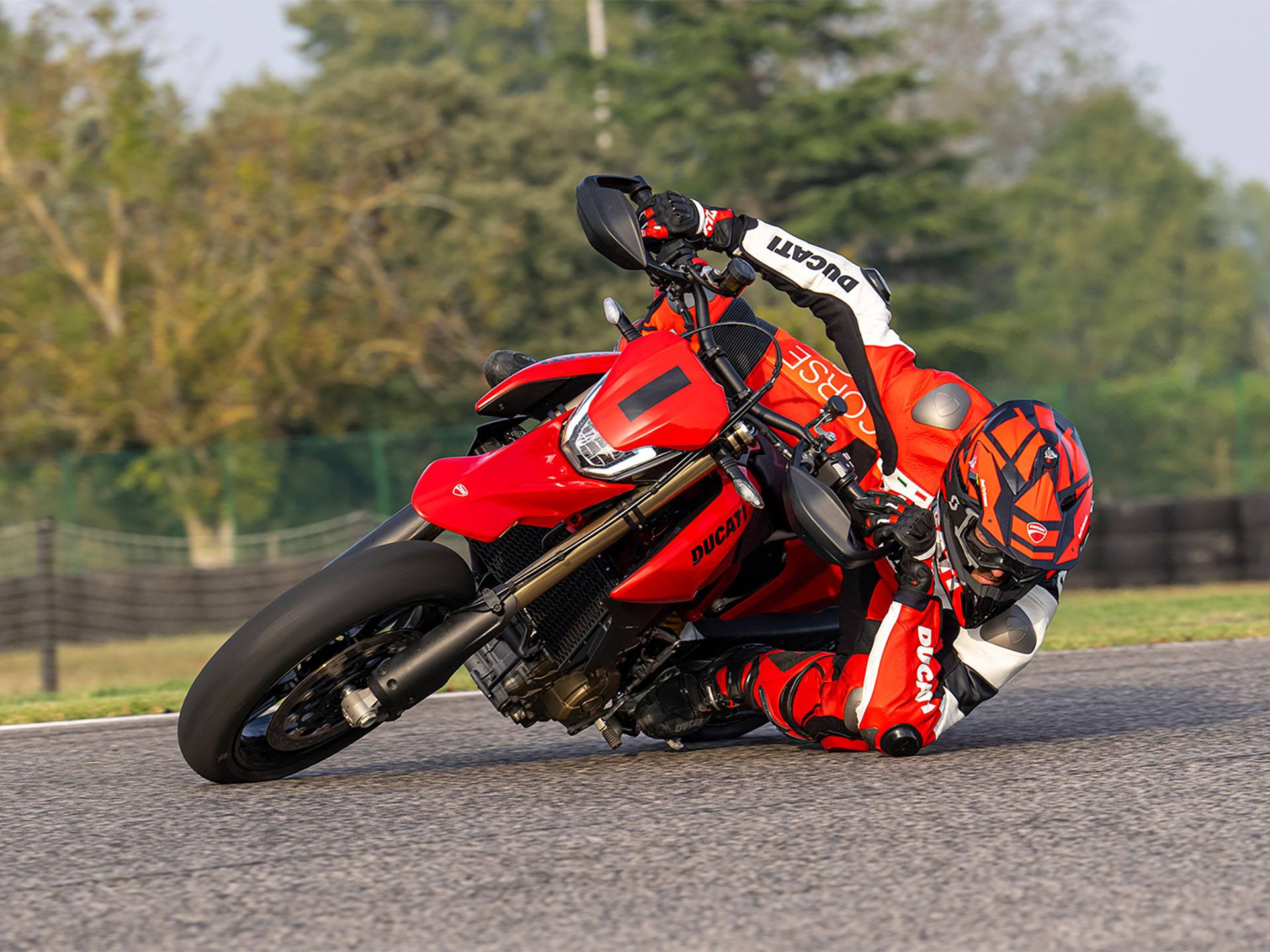 2024 Ducati Hypermotard 698 Mono in Foxboro, Massachusetts - Photo 12