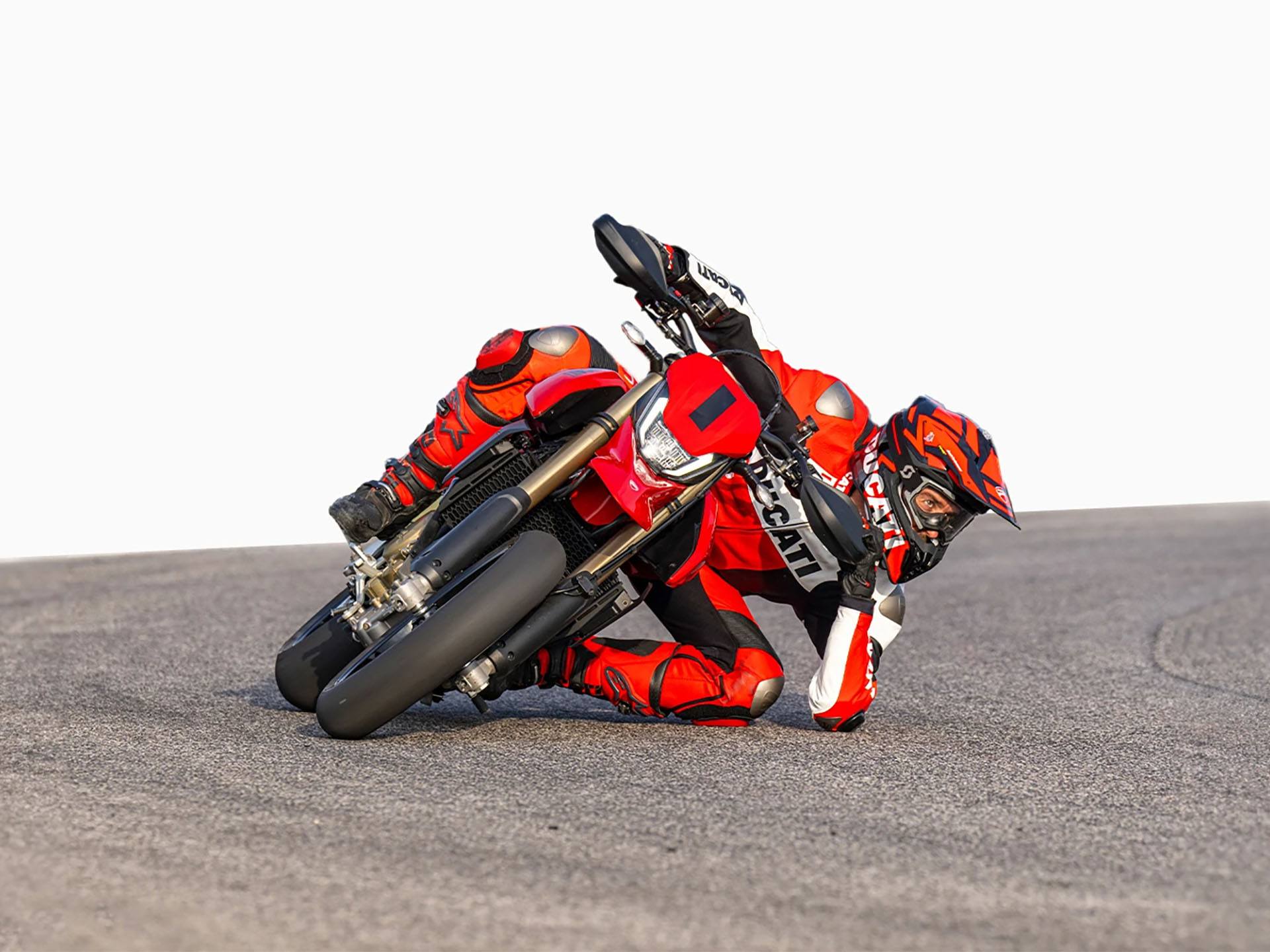 2024 Ducati Hypermotard 698 Mono in Foxboro, Massachusetts - Photo 14