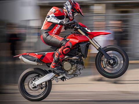 2024 Ducati Hypermotard 698 Mono in Foxboro, Massachusetts - Photo 15