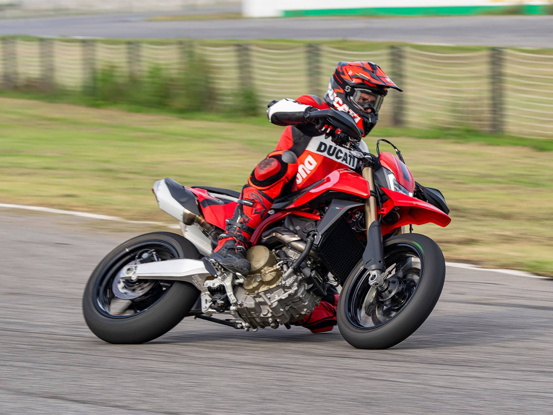 2024 Ducati Hypermotard 698 Mono in Foxboro, Massachusetts - Photo 16