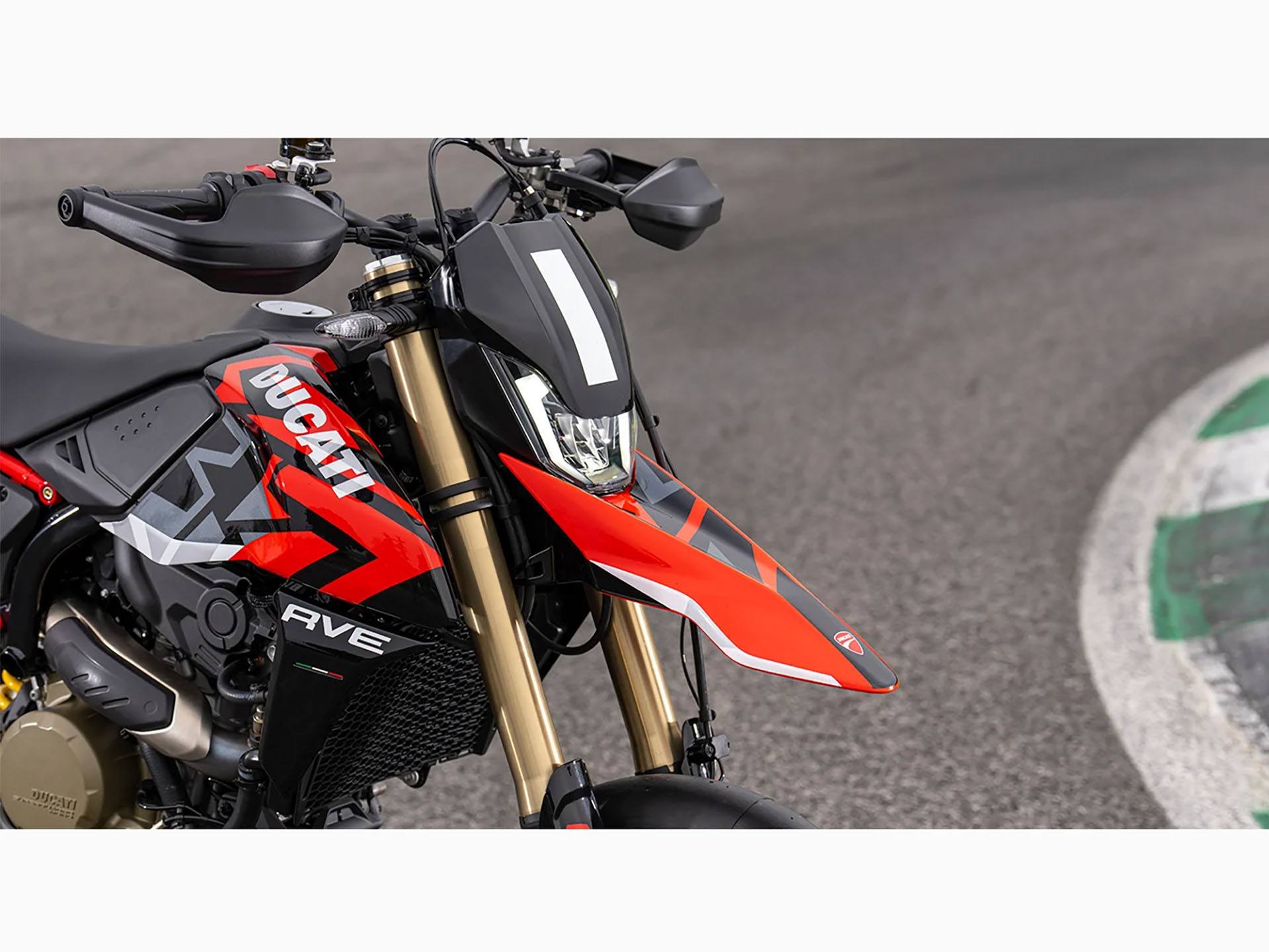 2024 Ducati Hypermotard 698 Mono RVE in Foxboro, Massachusetts - Photo 12