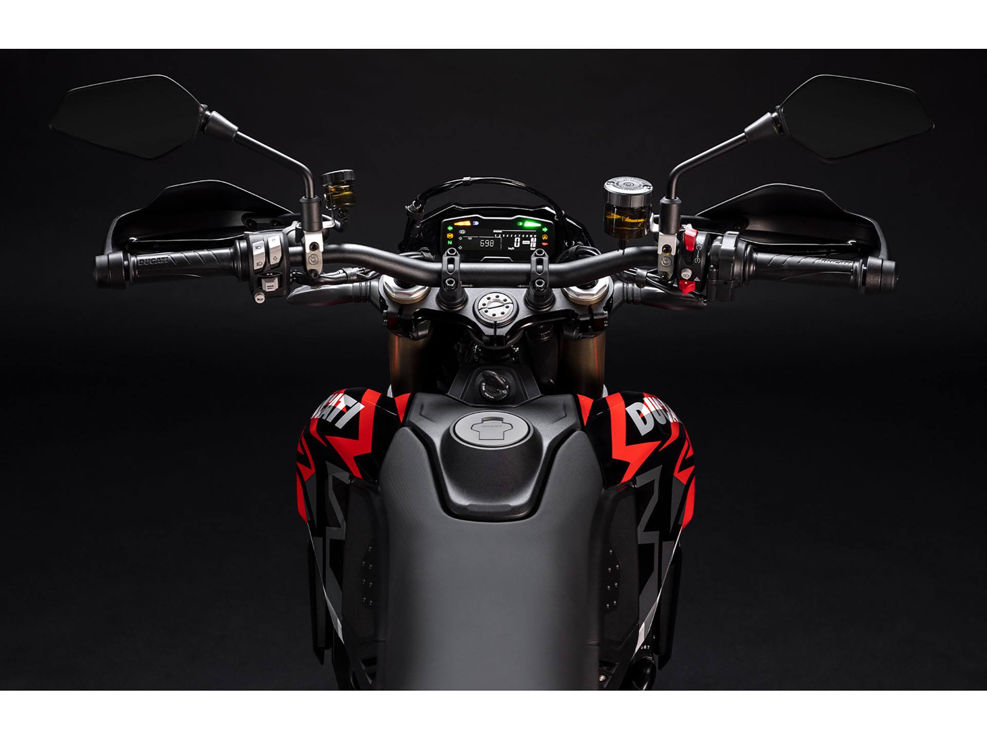 2024 Ducati Hypermotard 698 Mono RVE in Foxboro, Massachusetts - Photo 17