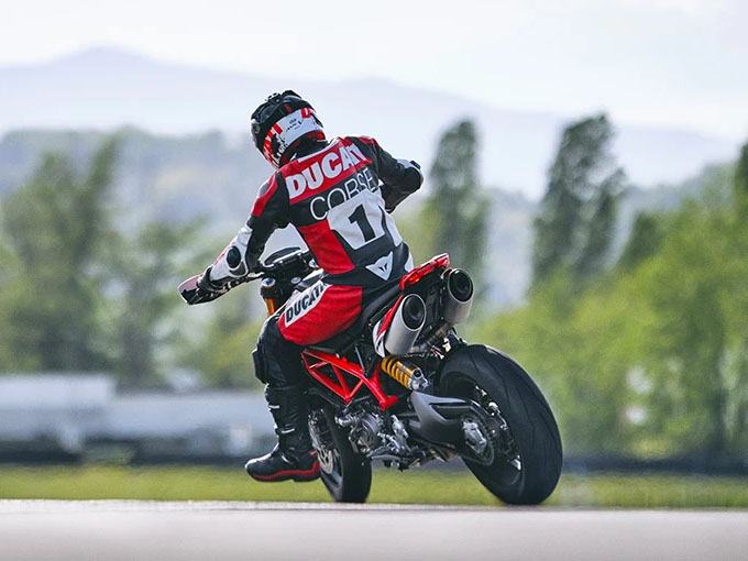2024 Ducati Hypermotard 950 SP in Foxboro, Massachusetts - Photo 8