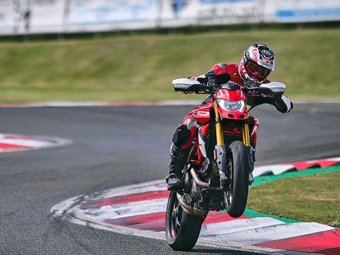 2024 Ducati Hypermotard 950 SP in Foxboro, Massachusetts - Photo 11
