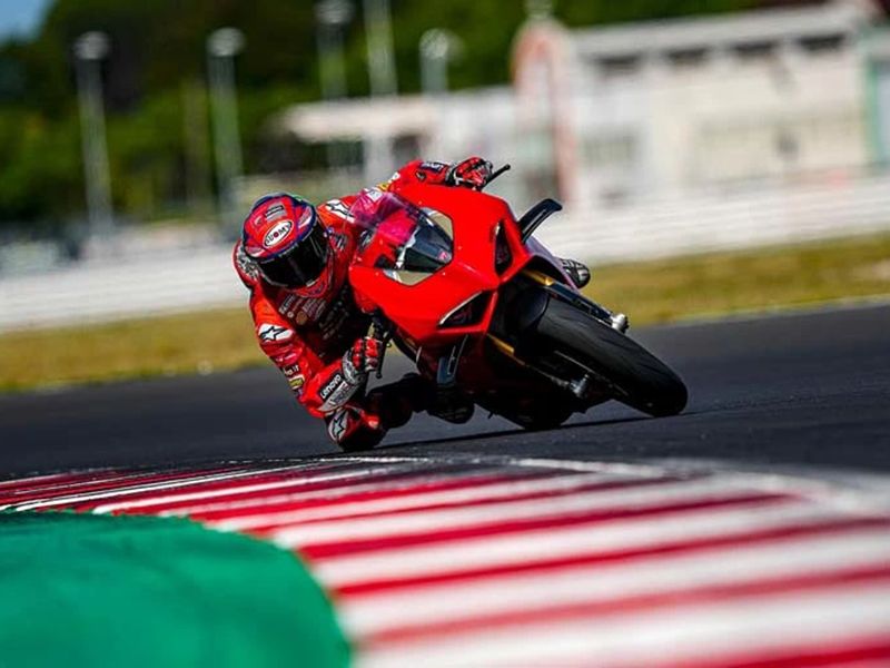 2024 Ducati Panigale V4 S in Portland, Oregon - Photo 14