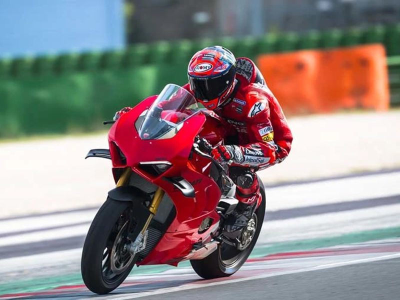 2024 Ducati Panigale V4 S in Portland, Oregon - Photo 19