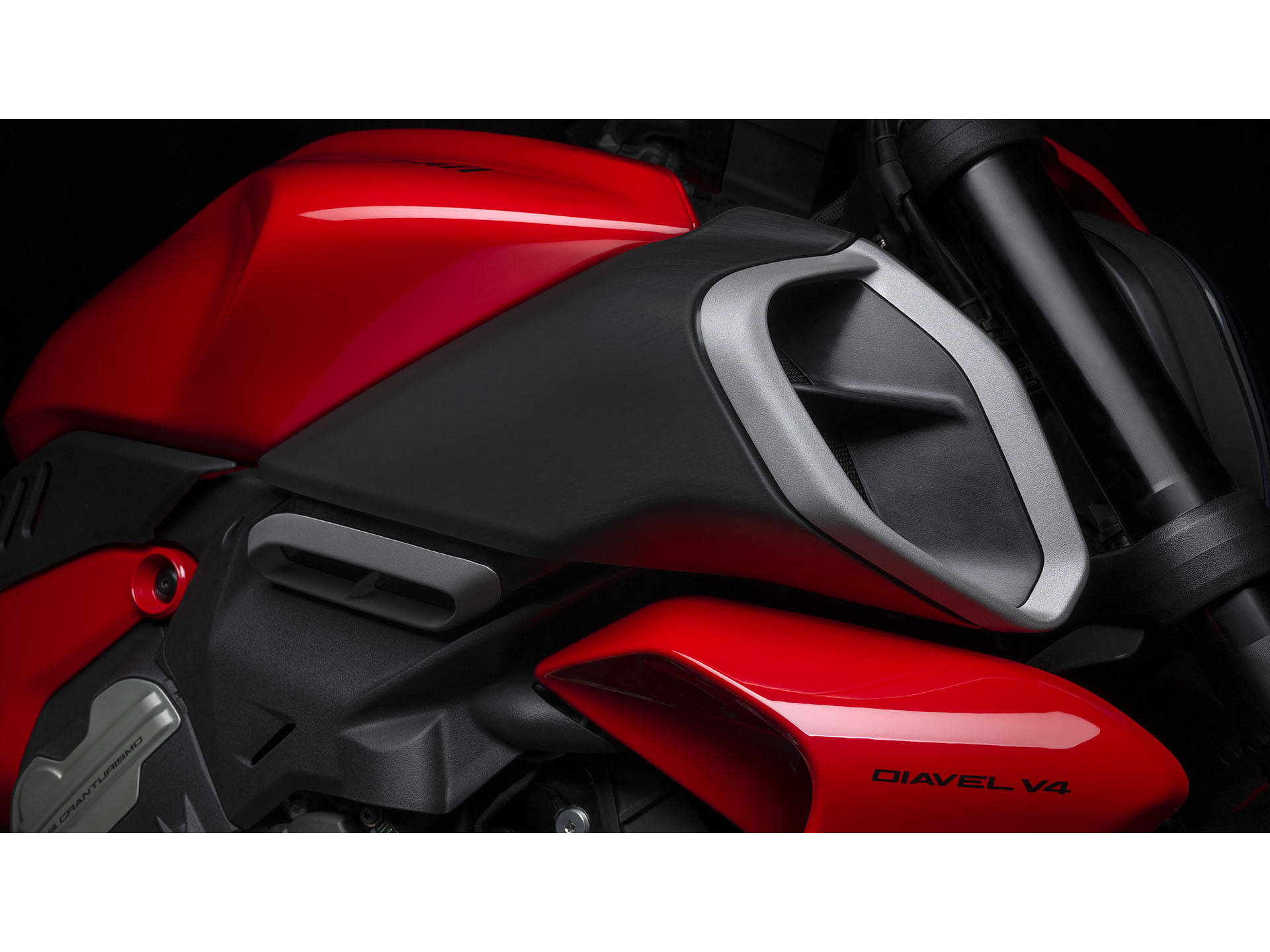 2025 Ducati Diavel V4 in Portland, Oregon - Photo 10