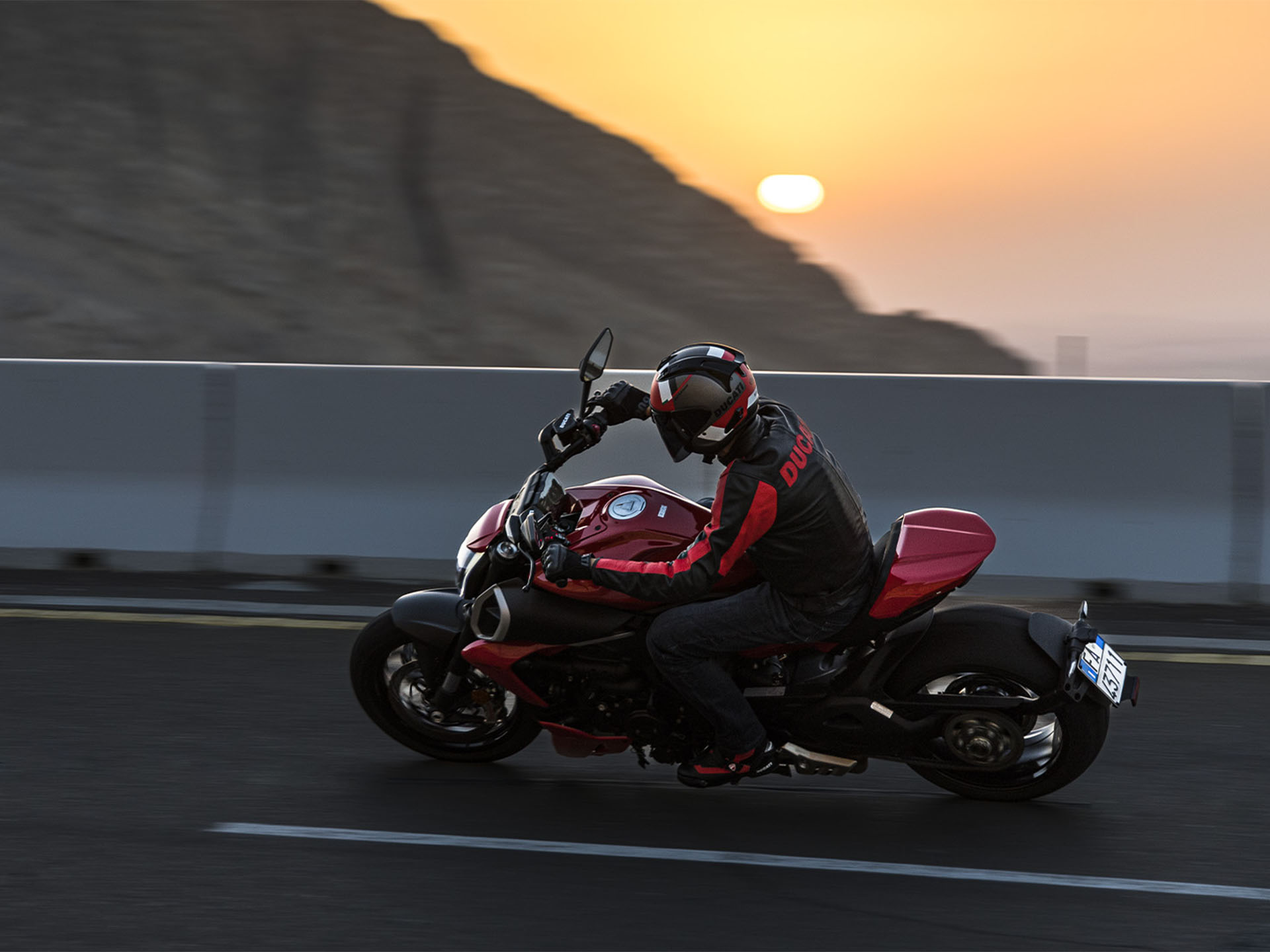 2025 Ducati Diavel V4 in Portland, Oregon - Photo 18