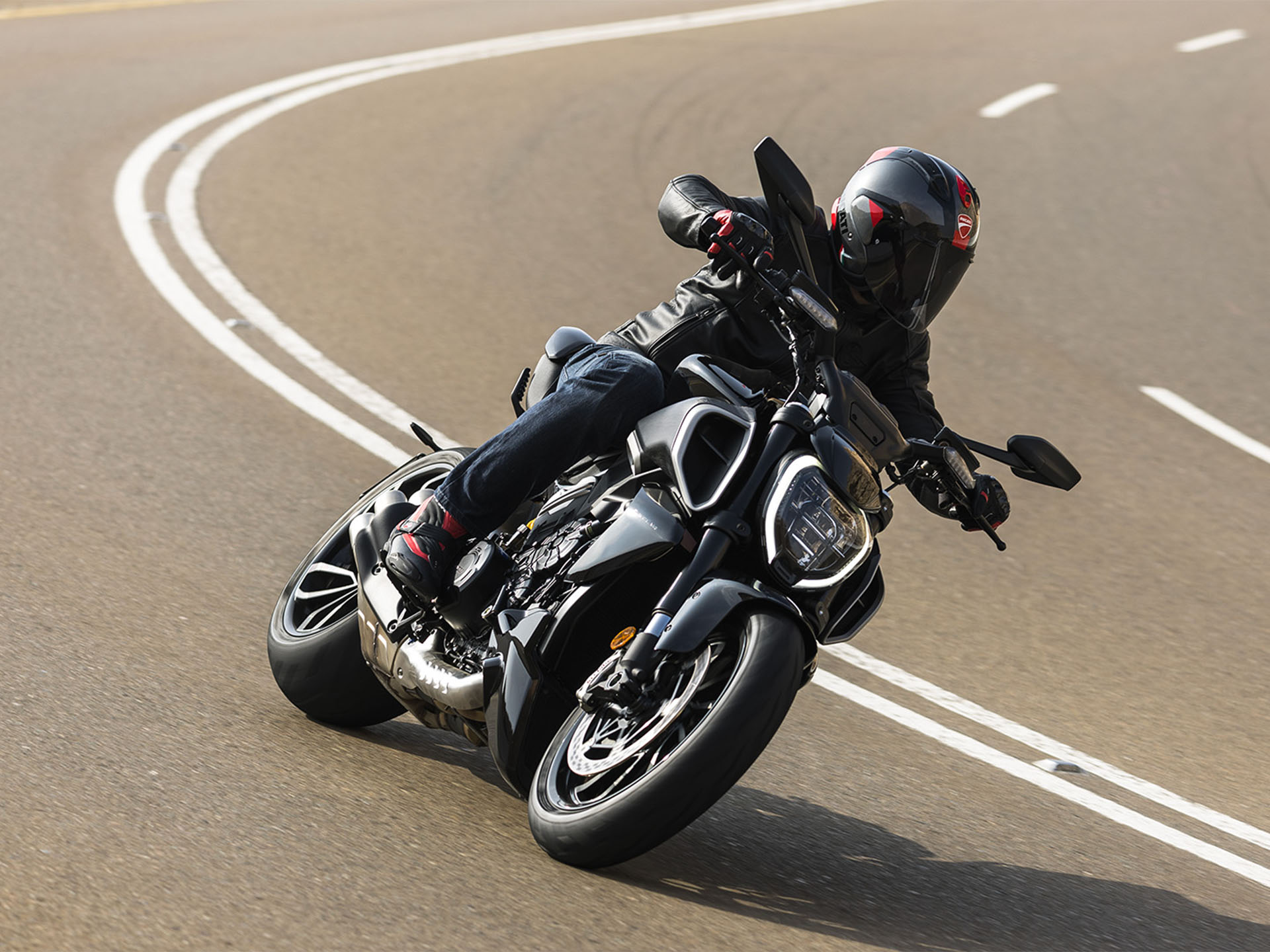 2025 Ducati Diavel V4 in Portland, Oregon - Photo 19
