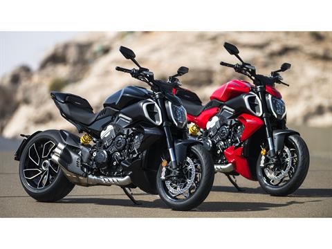 2025 Ducati Diavel V4 in Portland, Oregon - Photo 15