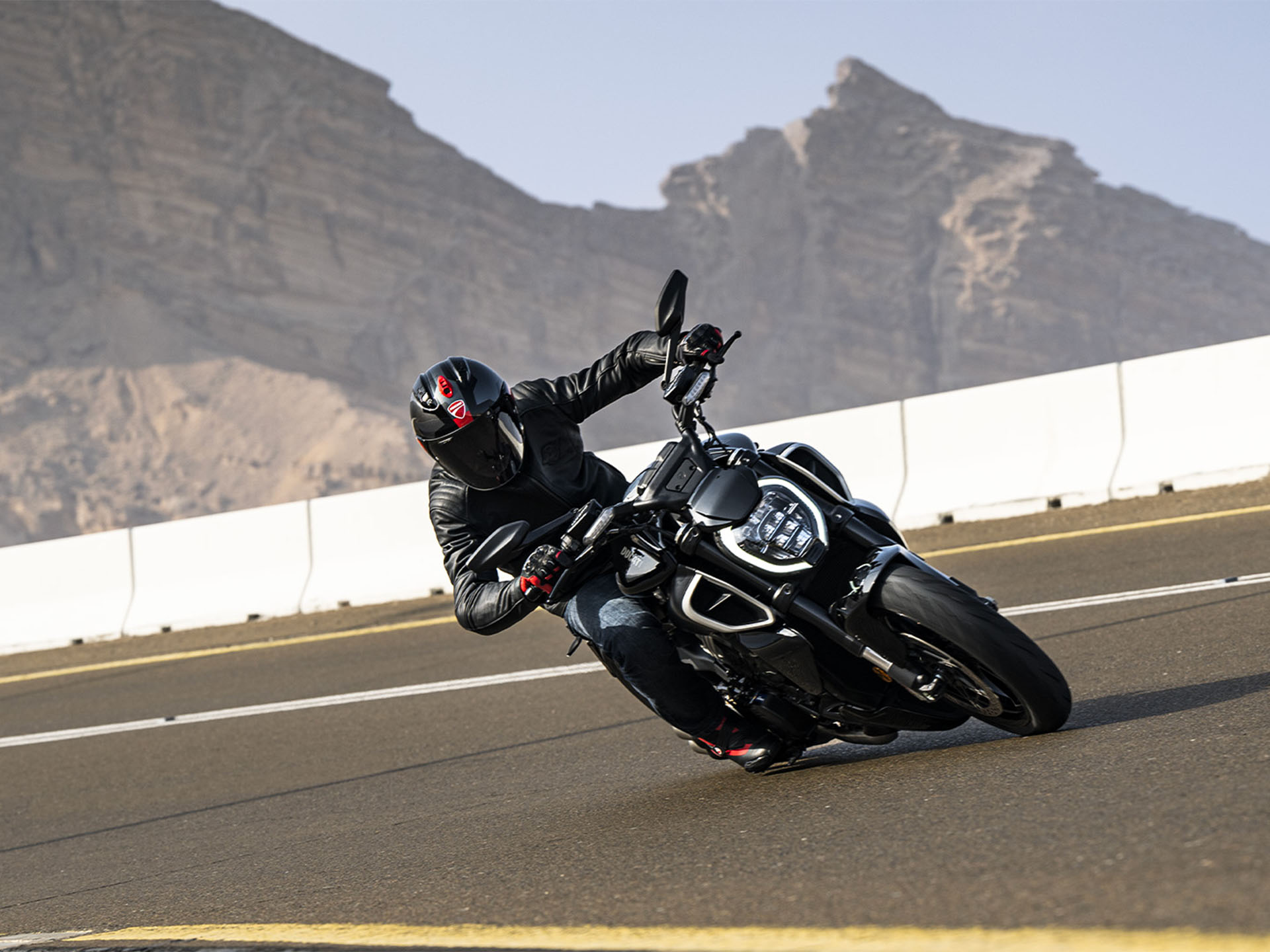 2025 Ducati Diavel V4 in Portland, Oregon - Photo 20