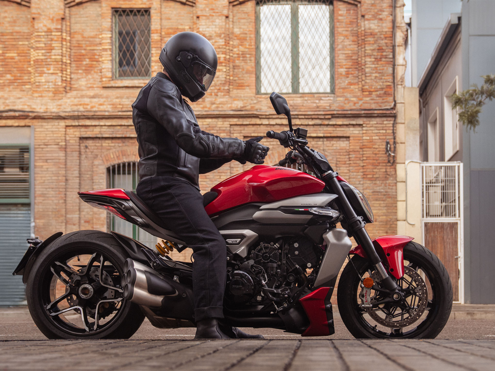 2025 Ducati XDiavel V4 in Portland, Oregon - Photo 10