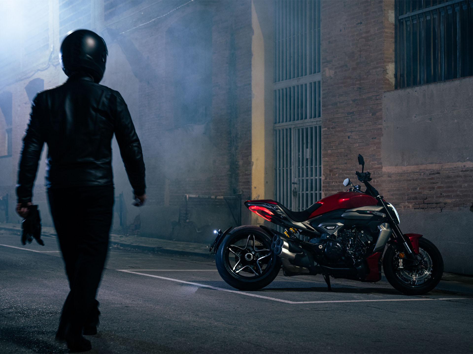 2025 Ducati XDiavel V4 in Portland, Oregon - Photo 14
