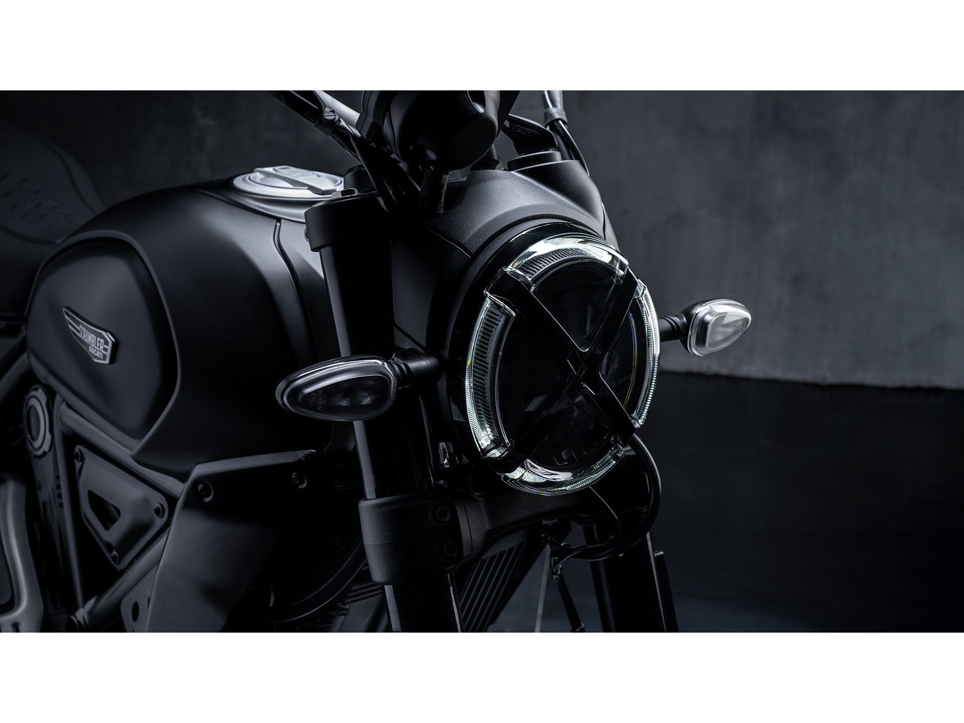 2025 Ducati Scrambler Icon Dark in Portland, Oregon - Photo 12