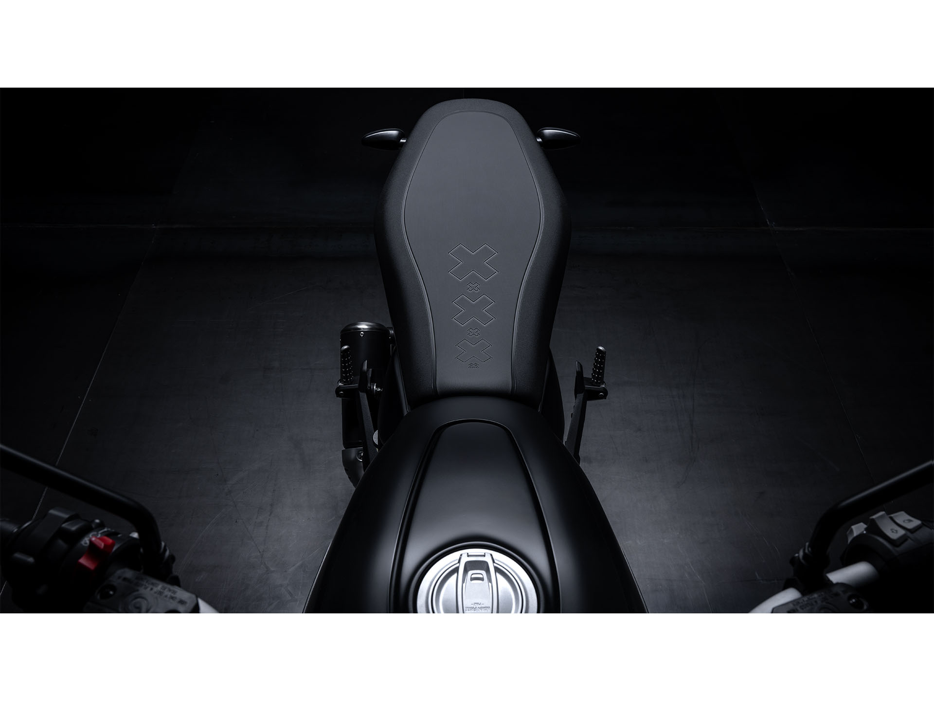 2025 Ducati Scrambler Icon Dark in Portland, Oregon - Photo 14