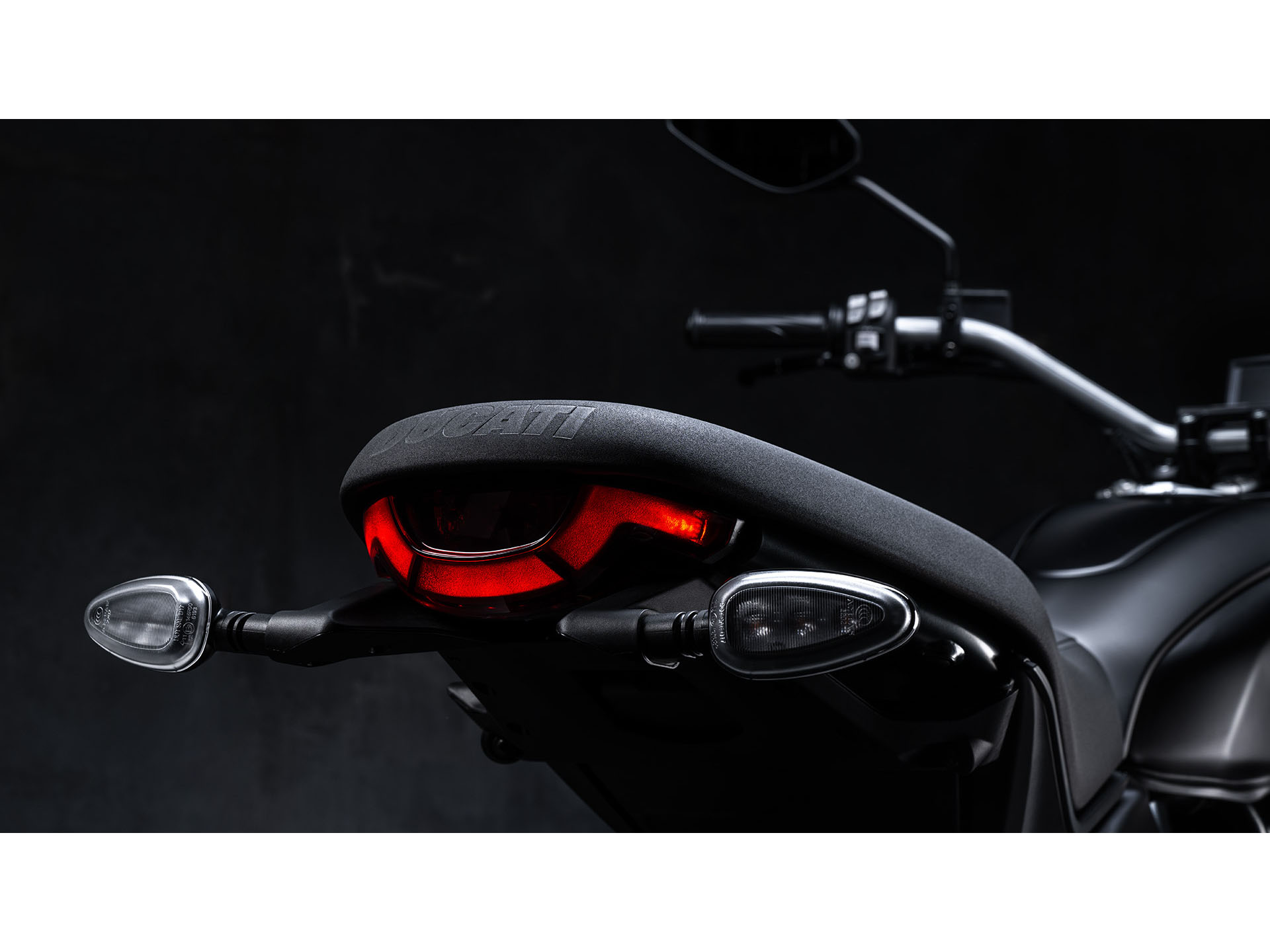 2025 Ducati Scrambler Icon Dark in Portland, Oregon - Photo 17