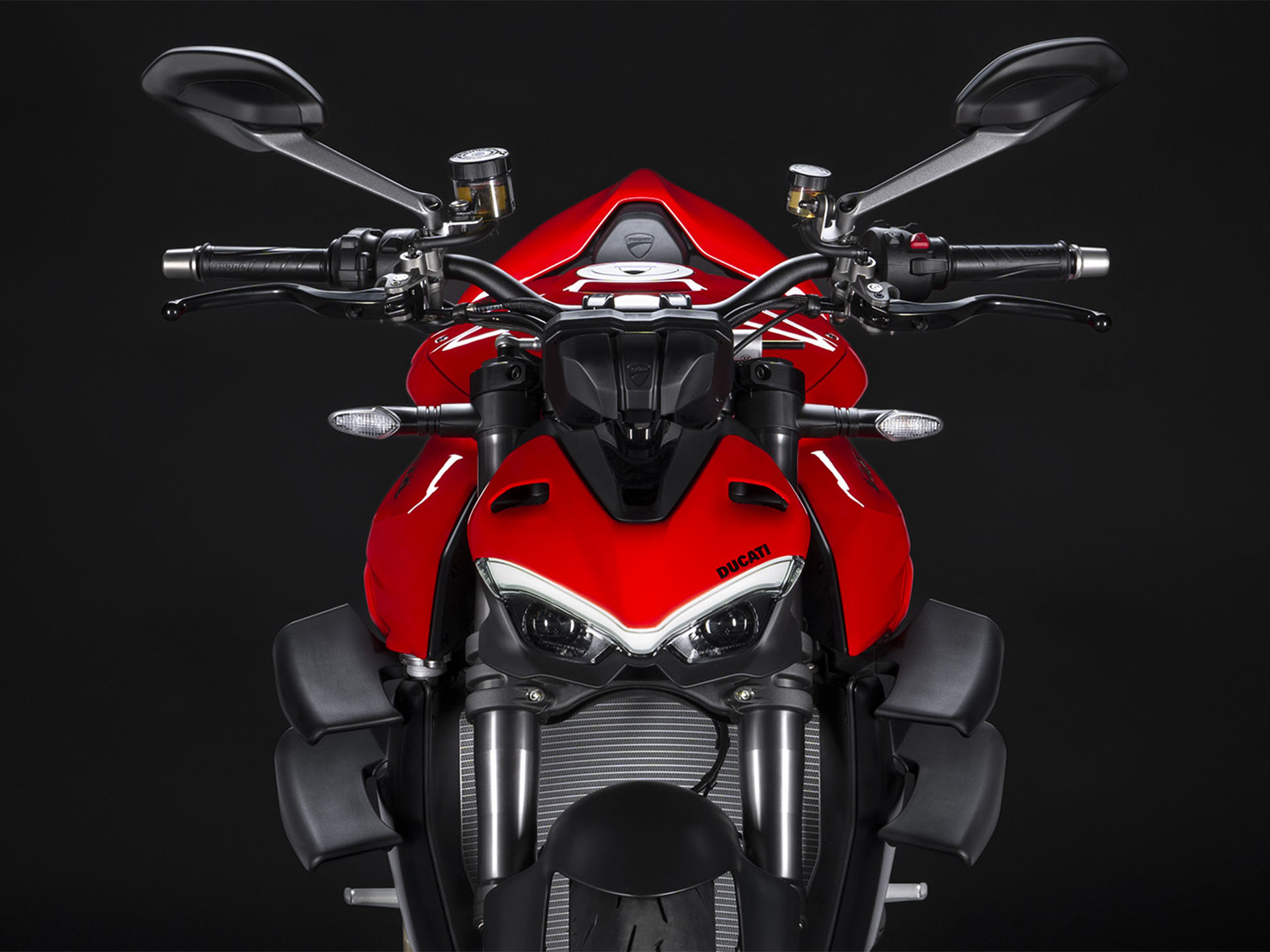 2025 Ducati Streetfighter V4 in Foxboro, Massachusetts - Photo 6