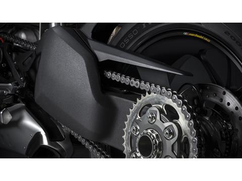 2025 Ducati Streetfighter V4 in Foxboro, Massachusetts - Photo 12