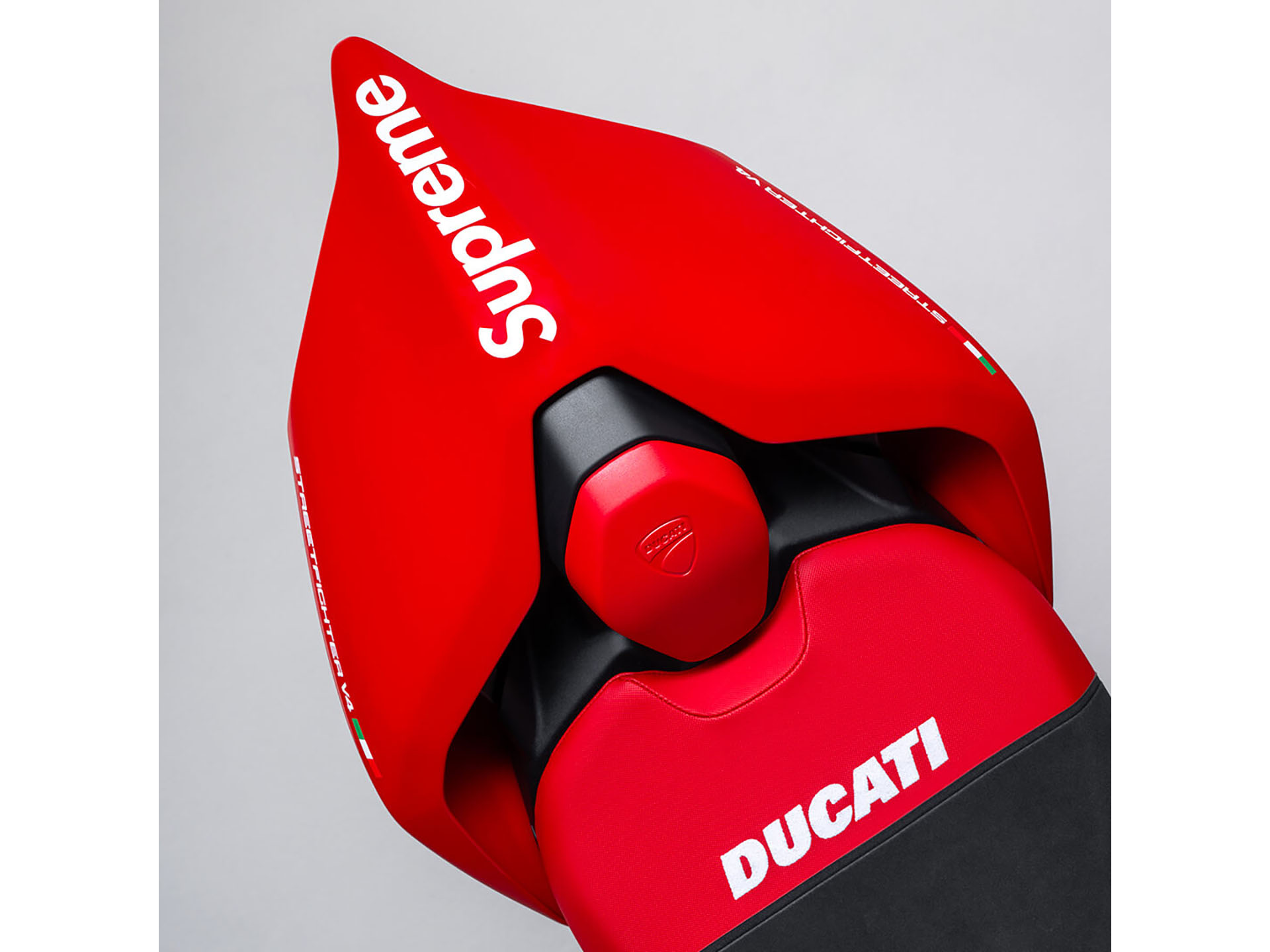 2025 Ducati Streetfighter V4 Supreme in Portland, Oregon - Photo 9