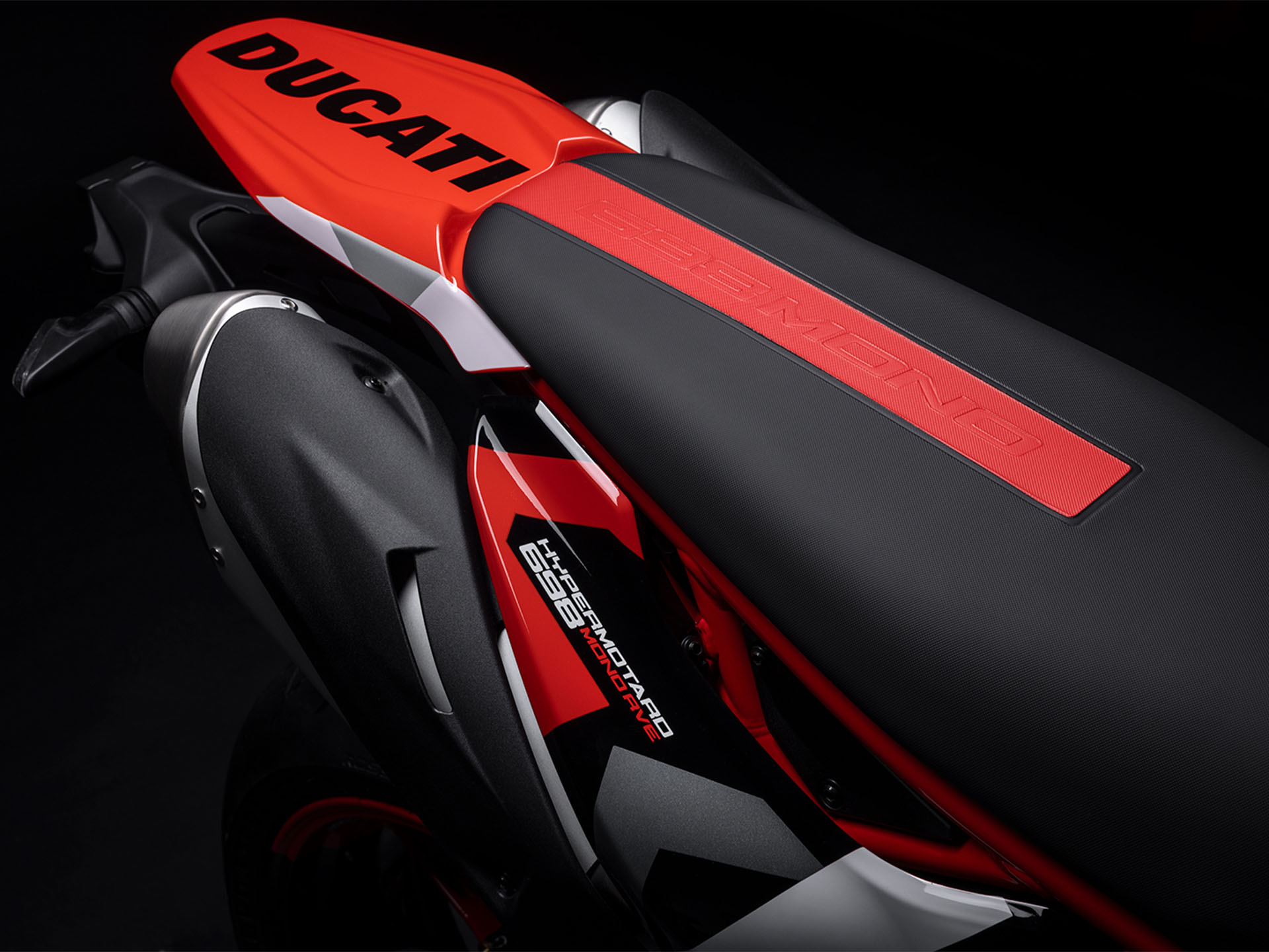 2025 Ducati Hypermotard 698 Mono RVE in Foxboro, Massachusetts - Photo 7