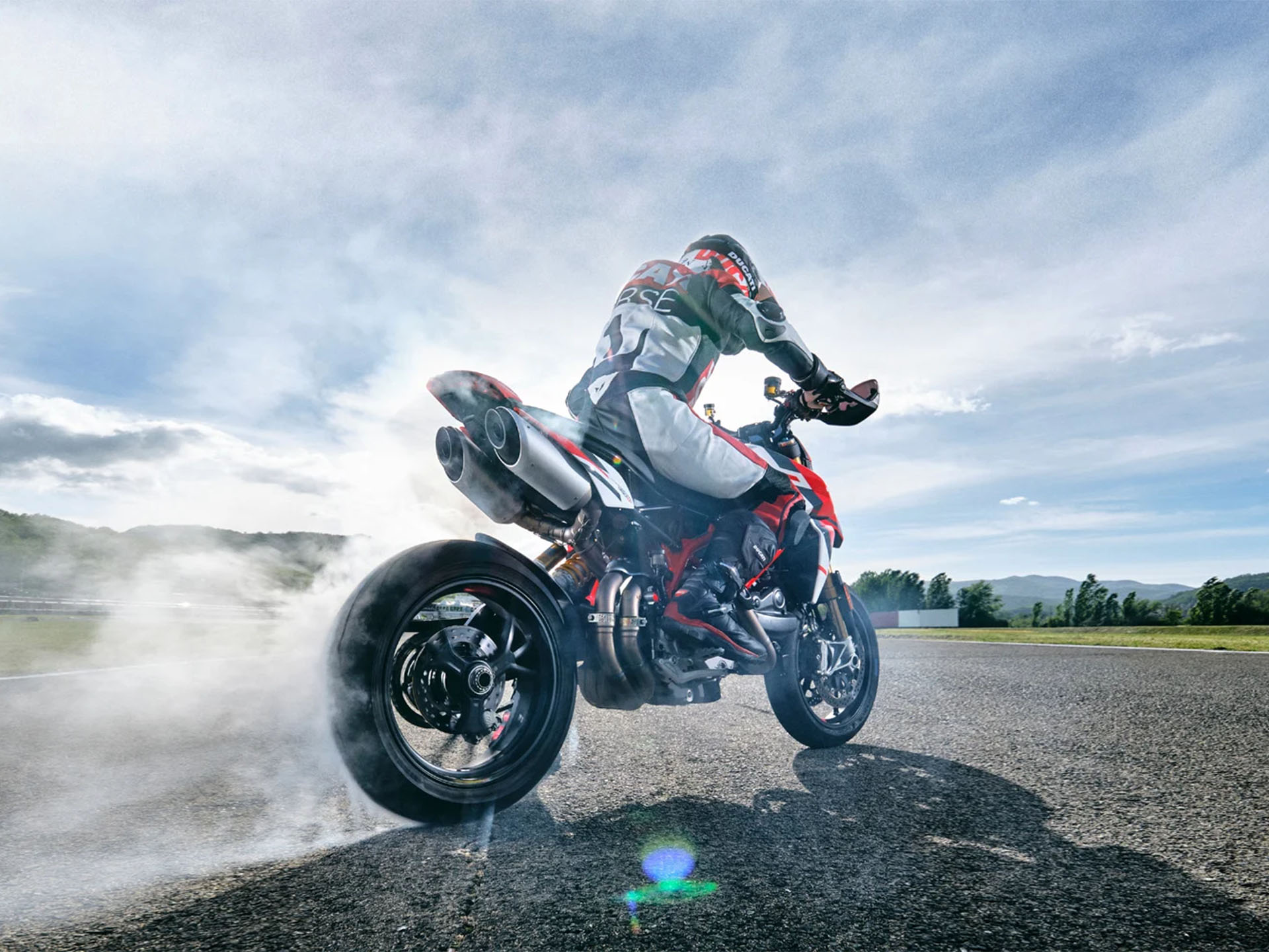2025 Ducati Hypermotard 950 SP in Portland, Oregon - Photo 10