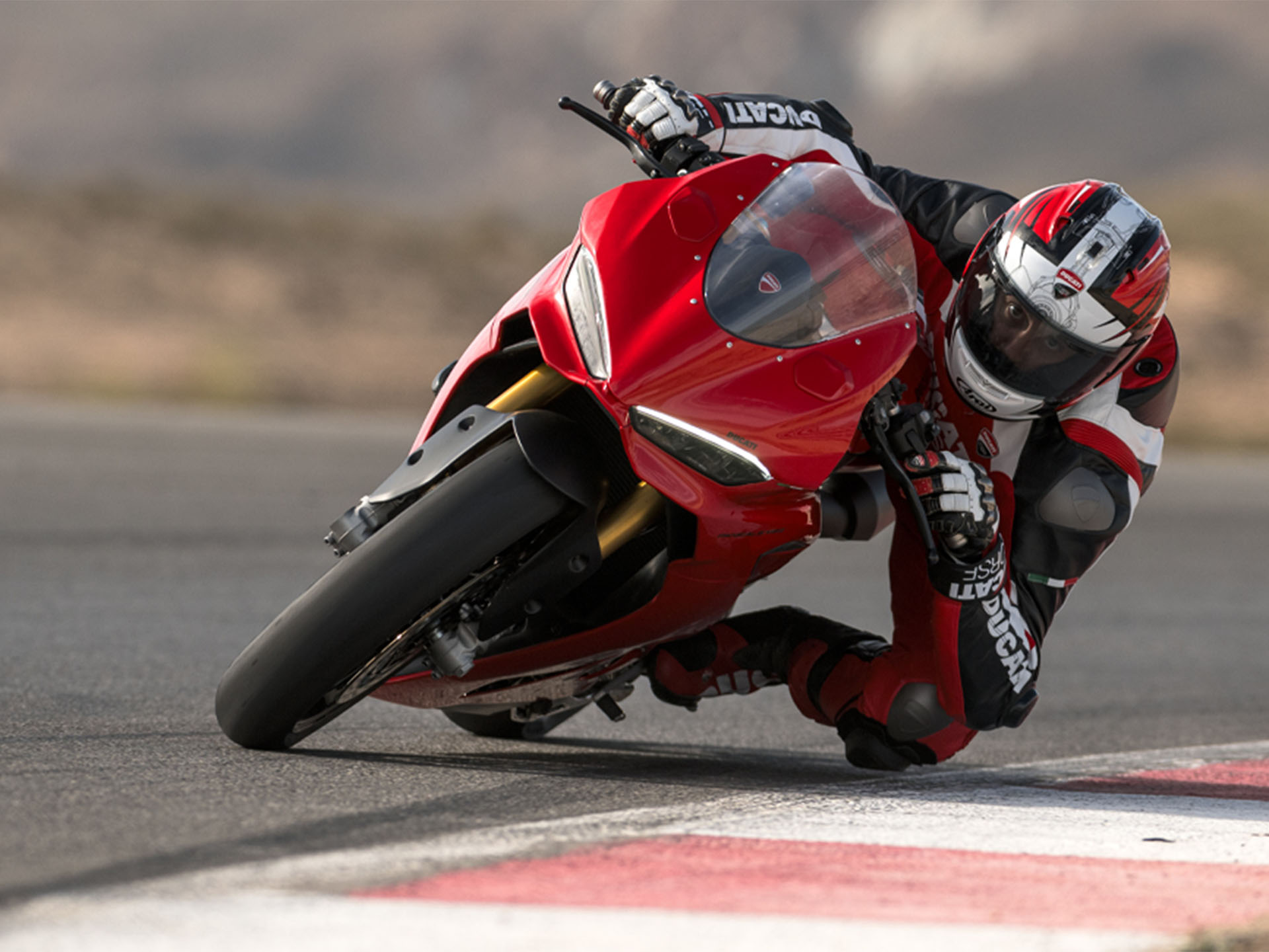 2025 Ducati Panigale V2 in Portland, Oregon - Photo 16