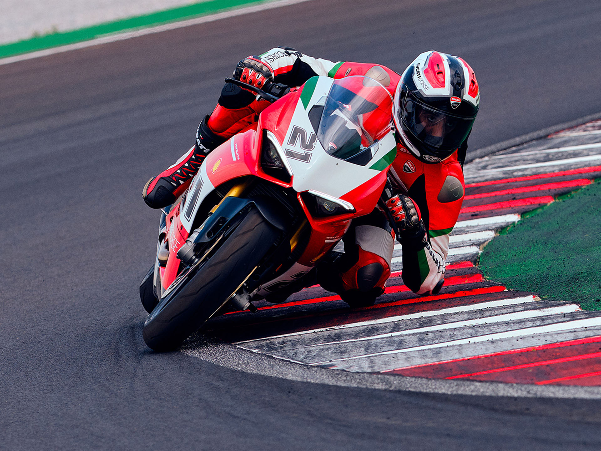 2025 Ducati Panigale V2 Bayliss 1st Championship 20th Anniversary in Portland, Oregon - Photo 16