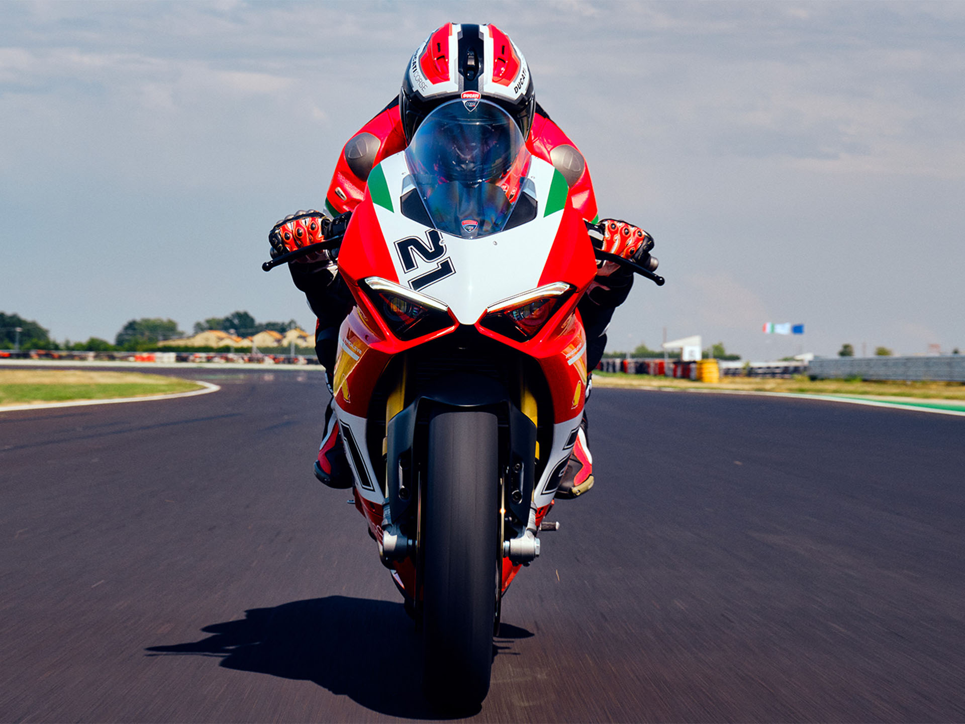 2025 Ducati Panigale V2 Bayliss 1st Championship 20th Anniversary in Portland, Oregon - Photo 19