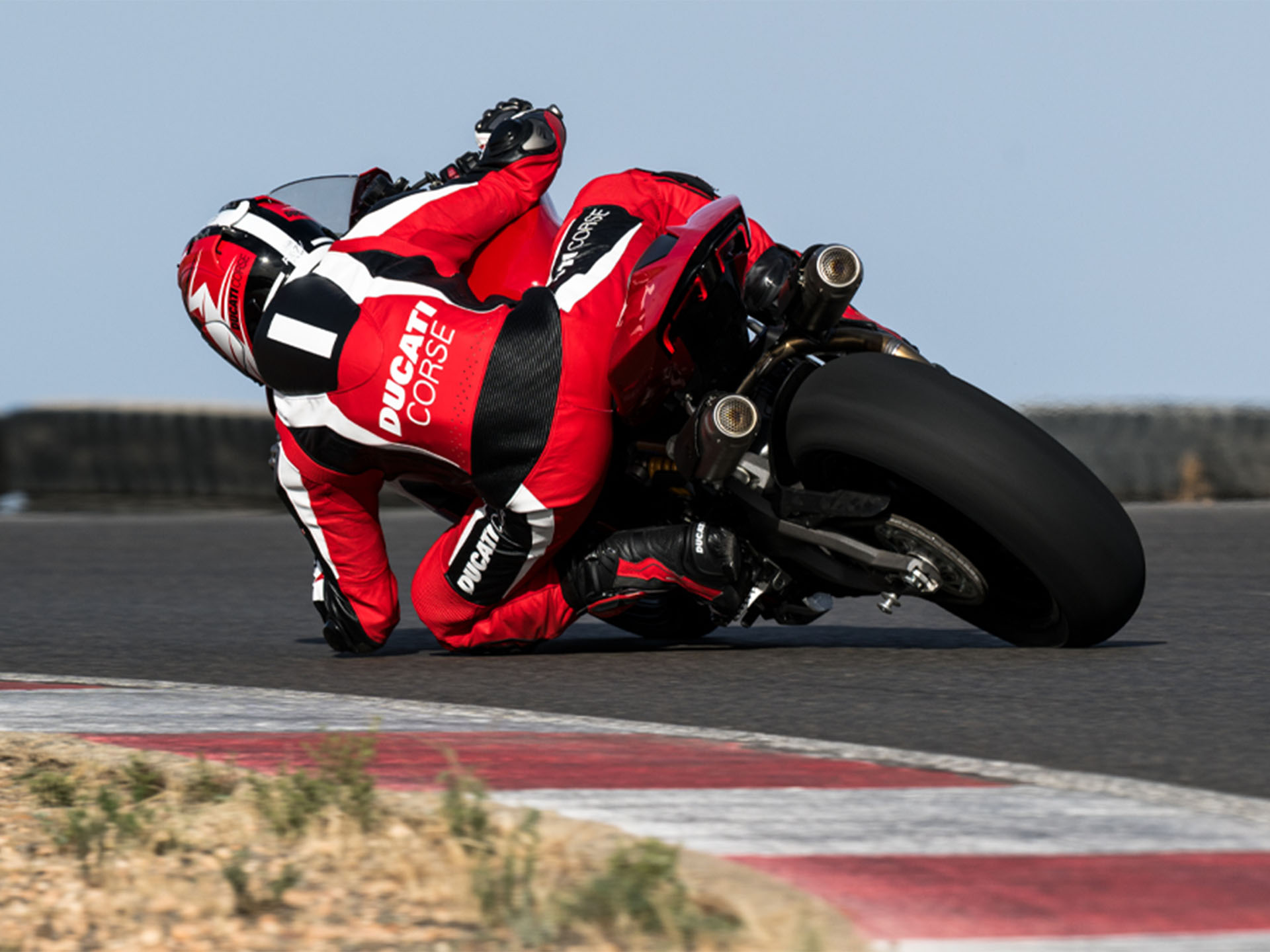 2025 Ducati Panigale V2 S in Portland, Oregon - Photo 16