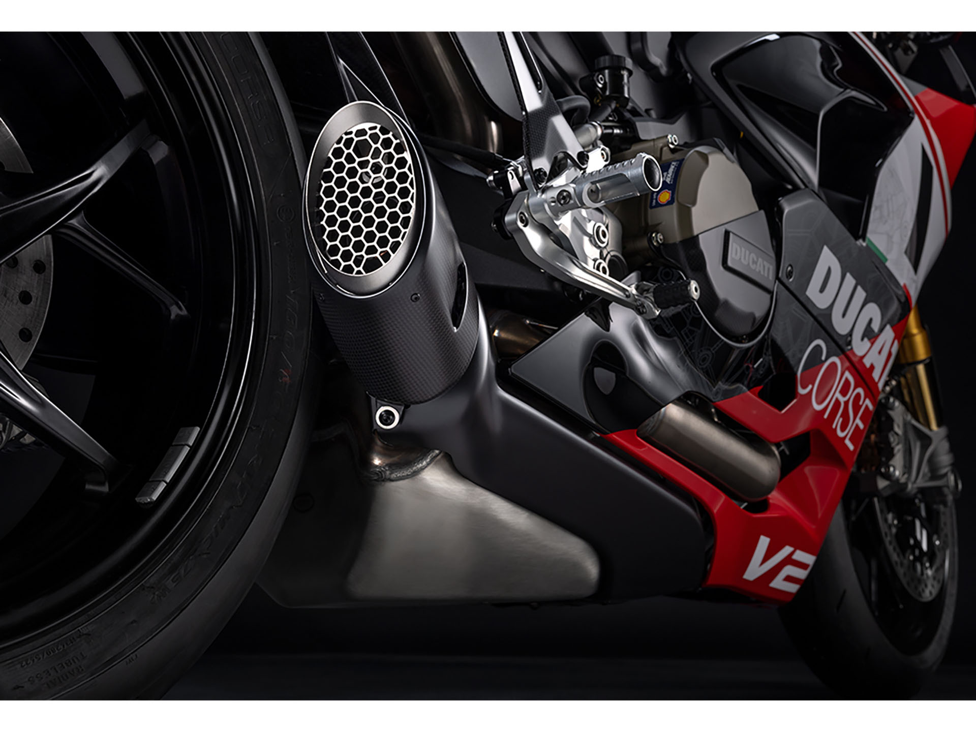 2025 Ducati Panigale V2 Superquadro Final Edition in Foxboro, Massachusetts - Photo 6