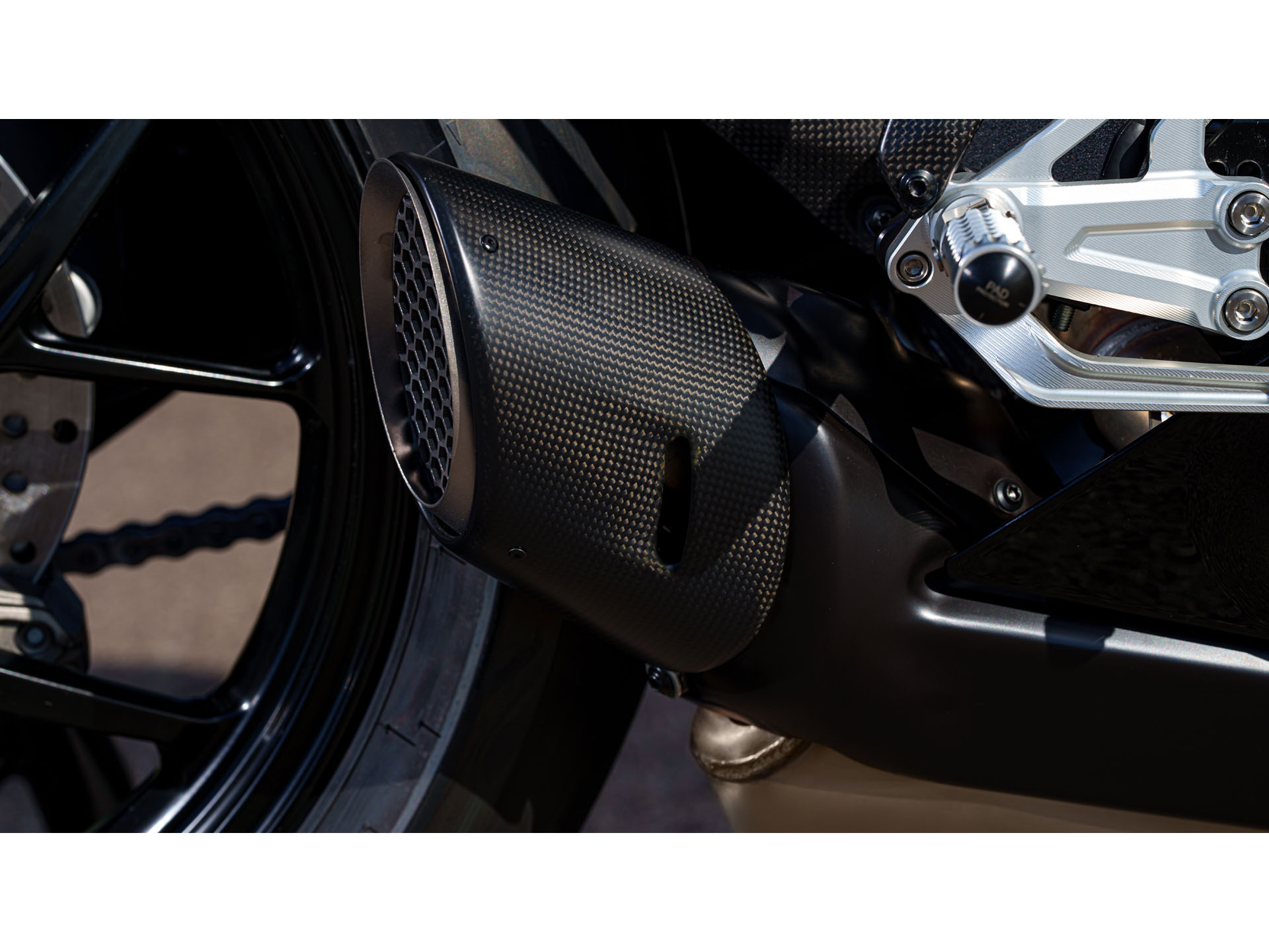 2025 Ducati Panigale V2 Superquadro Final Edition in Foxboro, Massachusetts - Photo 12