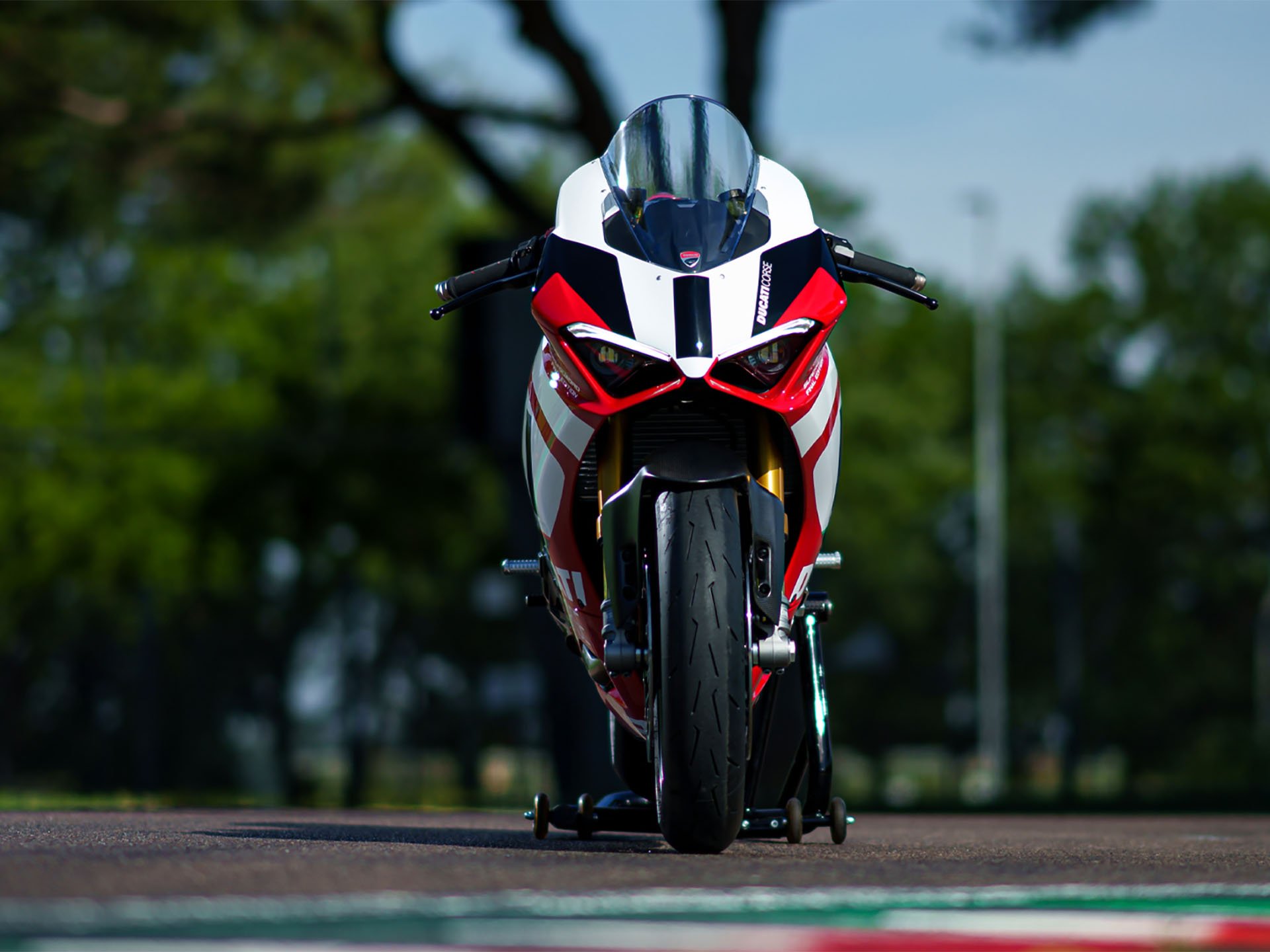 2025 Ducati Panigale V2 Superquadro Final Edition in Foxboro, Massachusetts - Photo 14