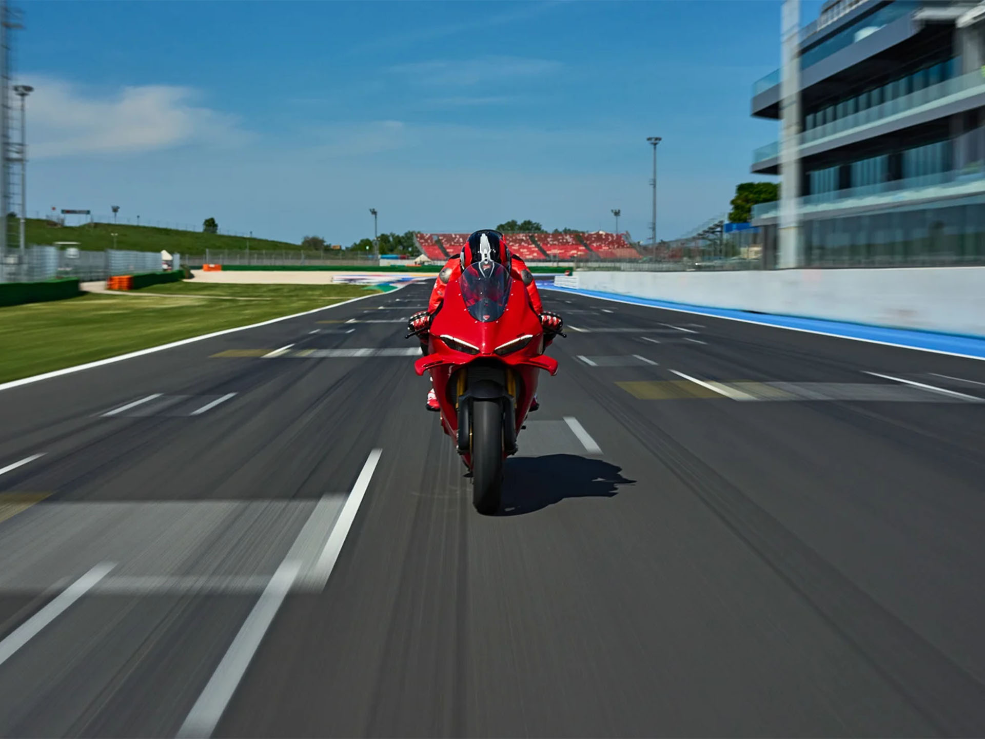 2025 Ducati Panigale V4 in Portland, Oregon - Photo 11
