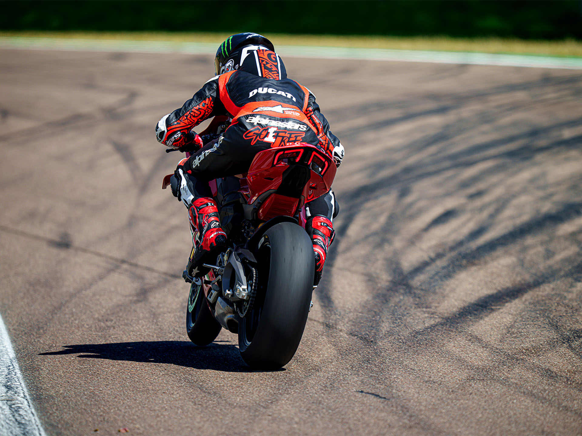 2025 Ducati Panigale V4 in Portland, Oregon - Photo 15