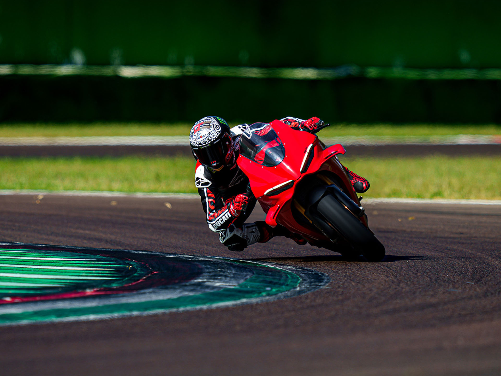 2025 Ducati Panigale V4 in Portland, Oregon - Photo 16