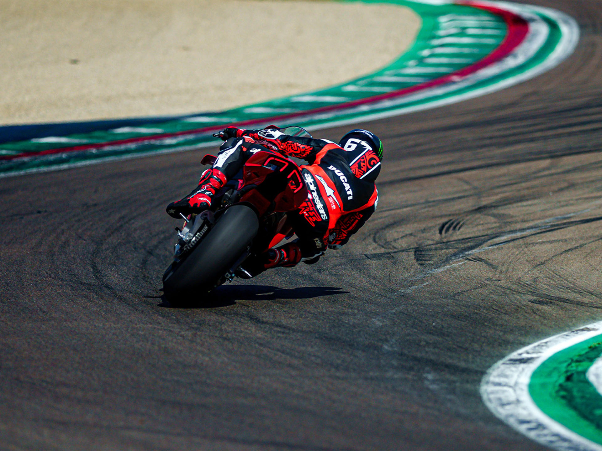 2025 Ducati Panigale V4 in Portland, Oregon - Photo 17