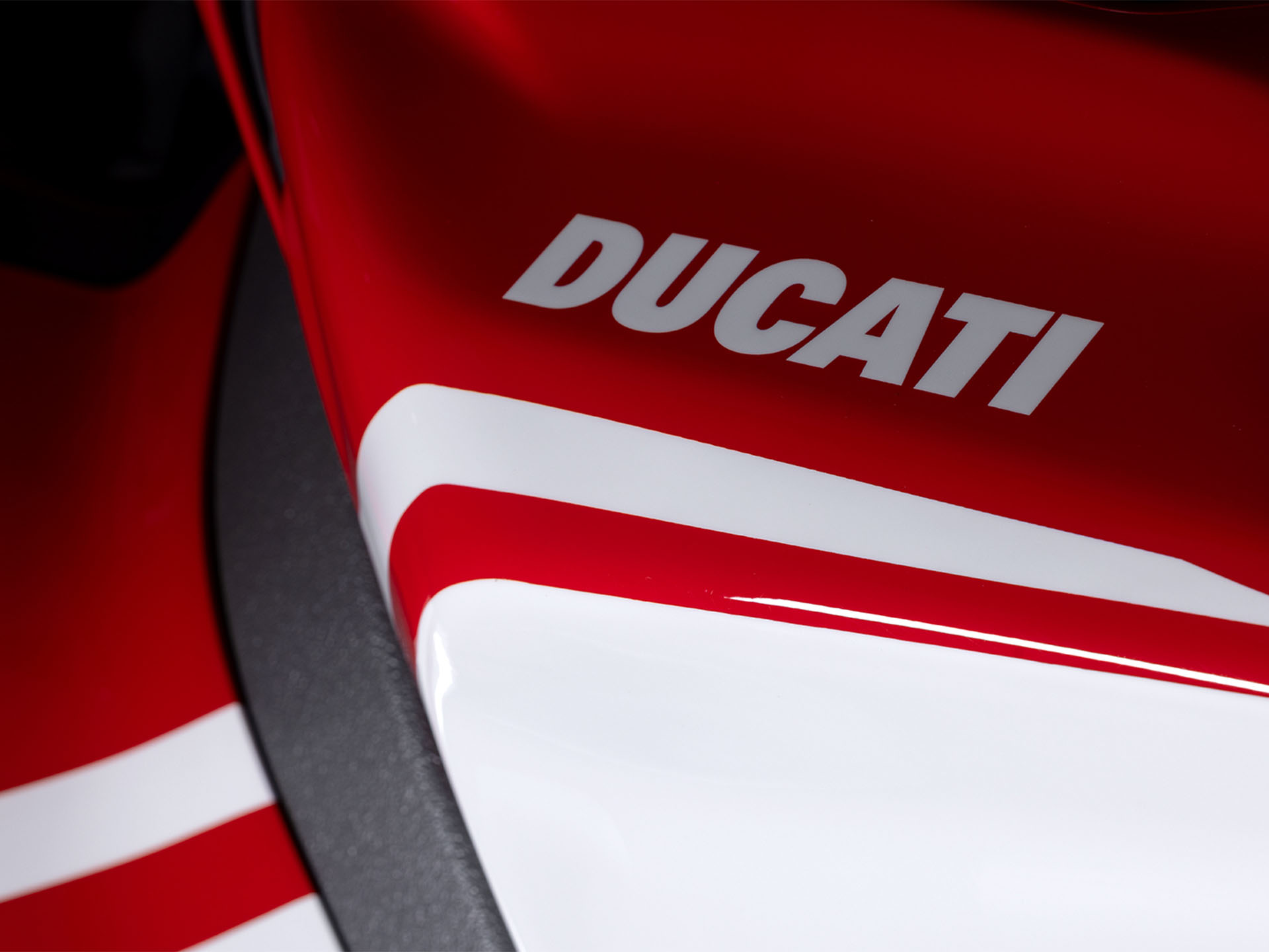 2025 Ducati Panigale V4 Tricolore in Foxboro, Massachusetts - Photo 10