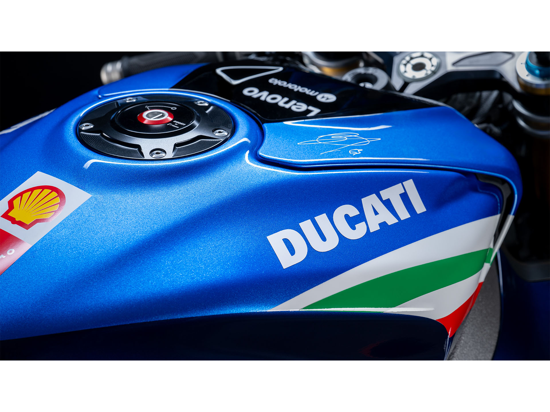 2025 Ducati Panigale V4 Tricolore Italia in Portland, Oregon - Photo 7