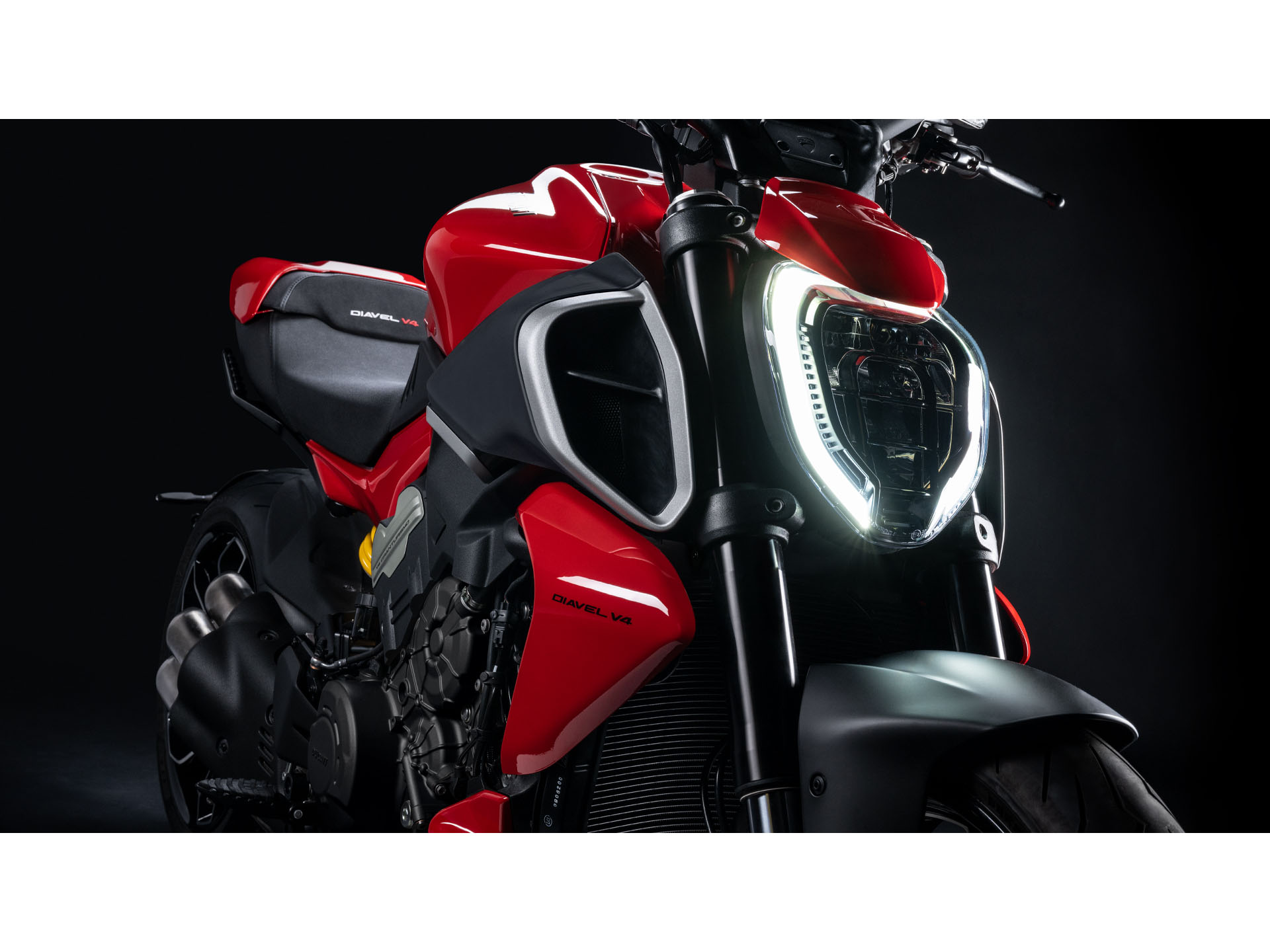 2026 Ducati Diavel V4 in Foxboro, Massachusetts - Photo 11