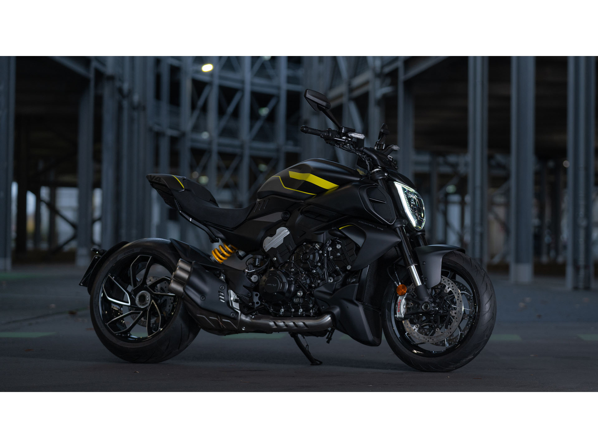 2026 Ducati Diavel V4 in Foxboro, Massachusetts - Photo 17