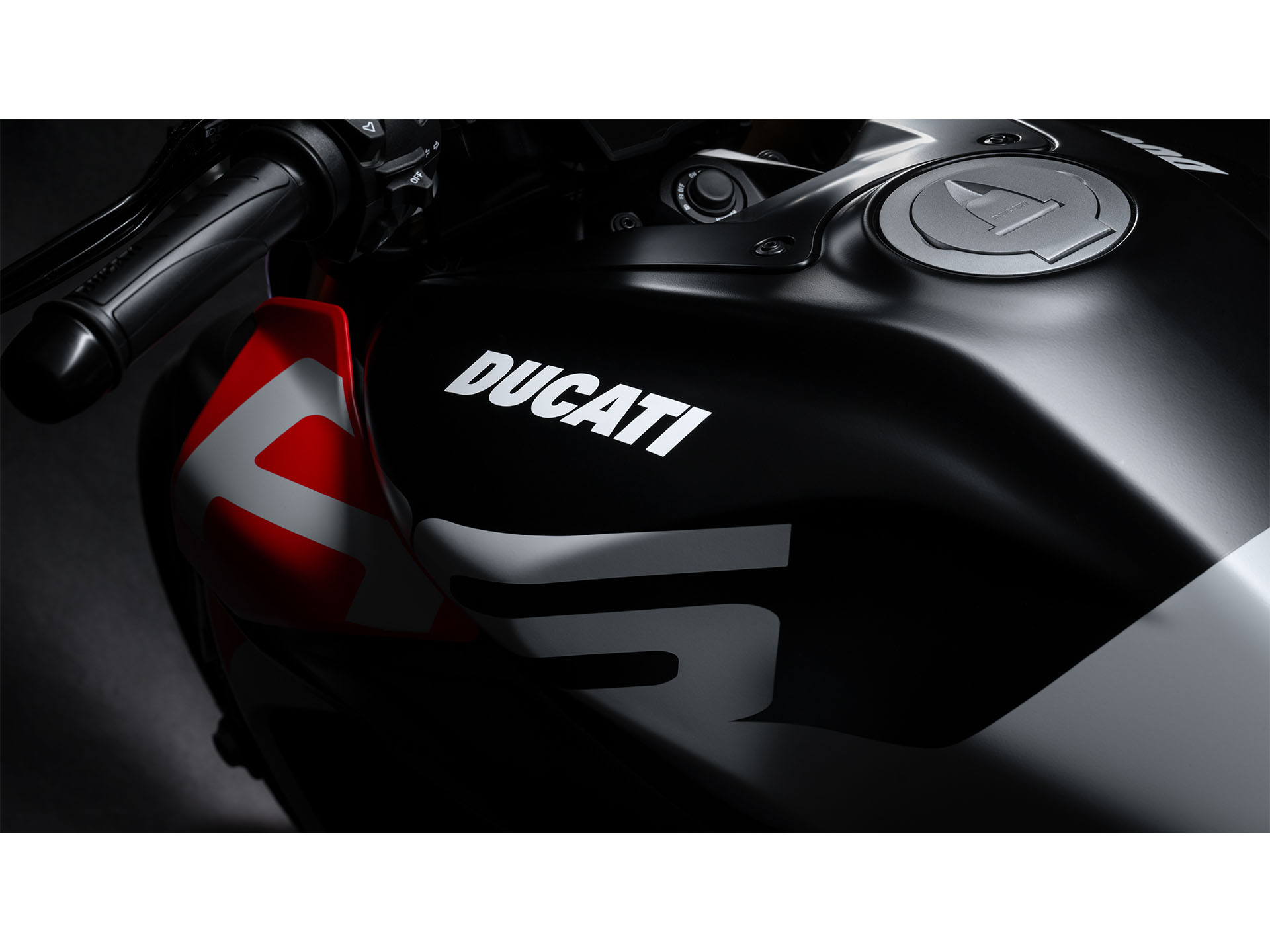 2026 Ducati Diavel V4 RS in Foxboro, Massachusetts - Photo 9