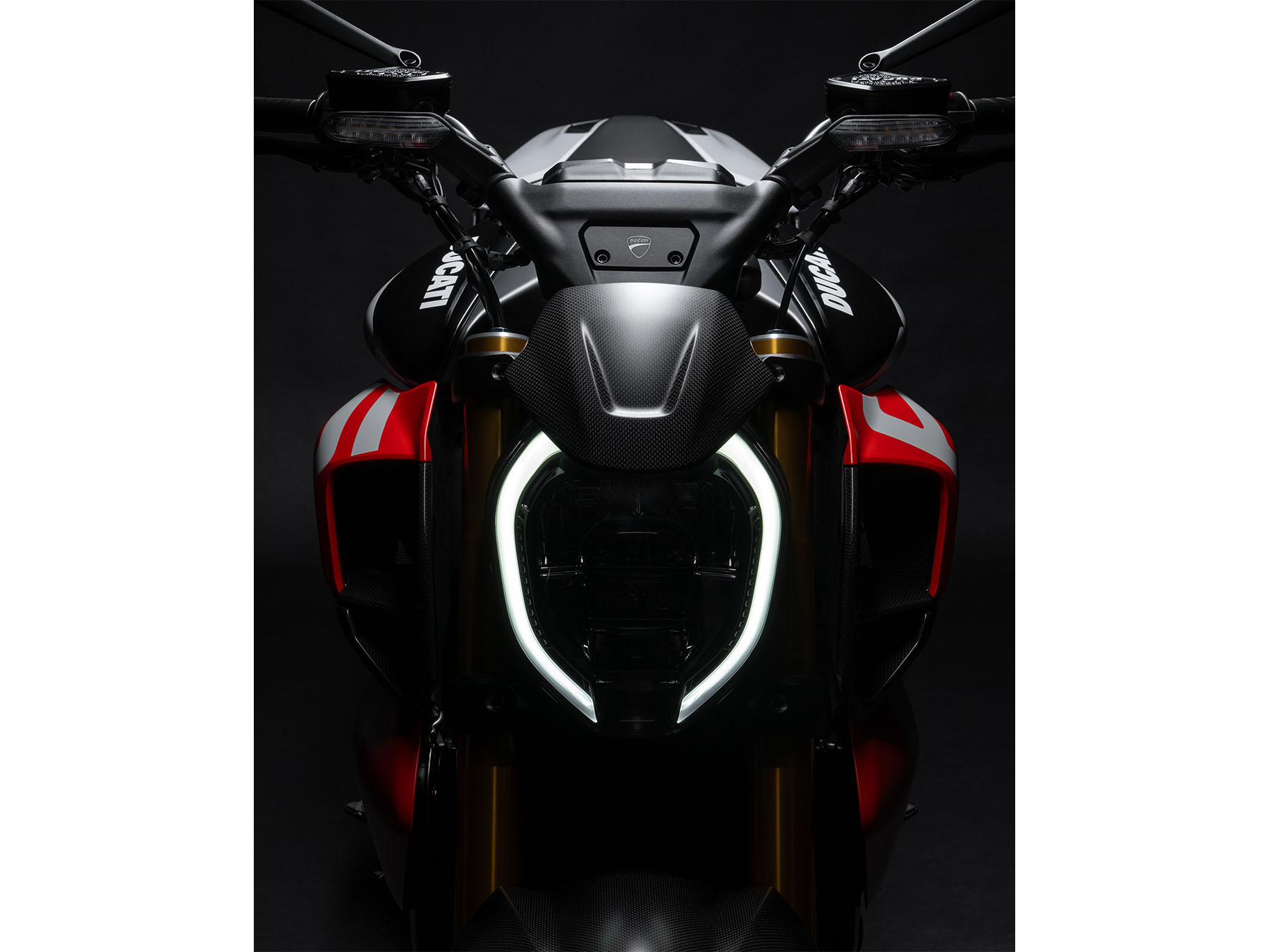 2026 Ducati Diavel V4 RS in Foxboro, Massachusetts - Photo 10