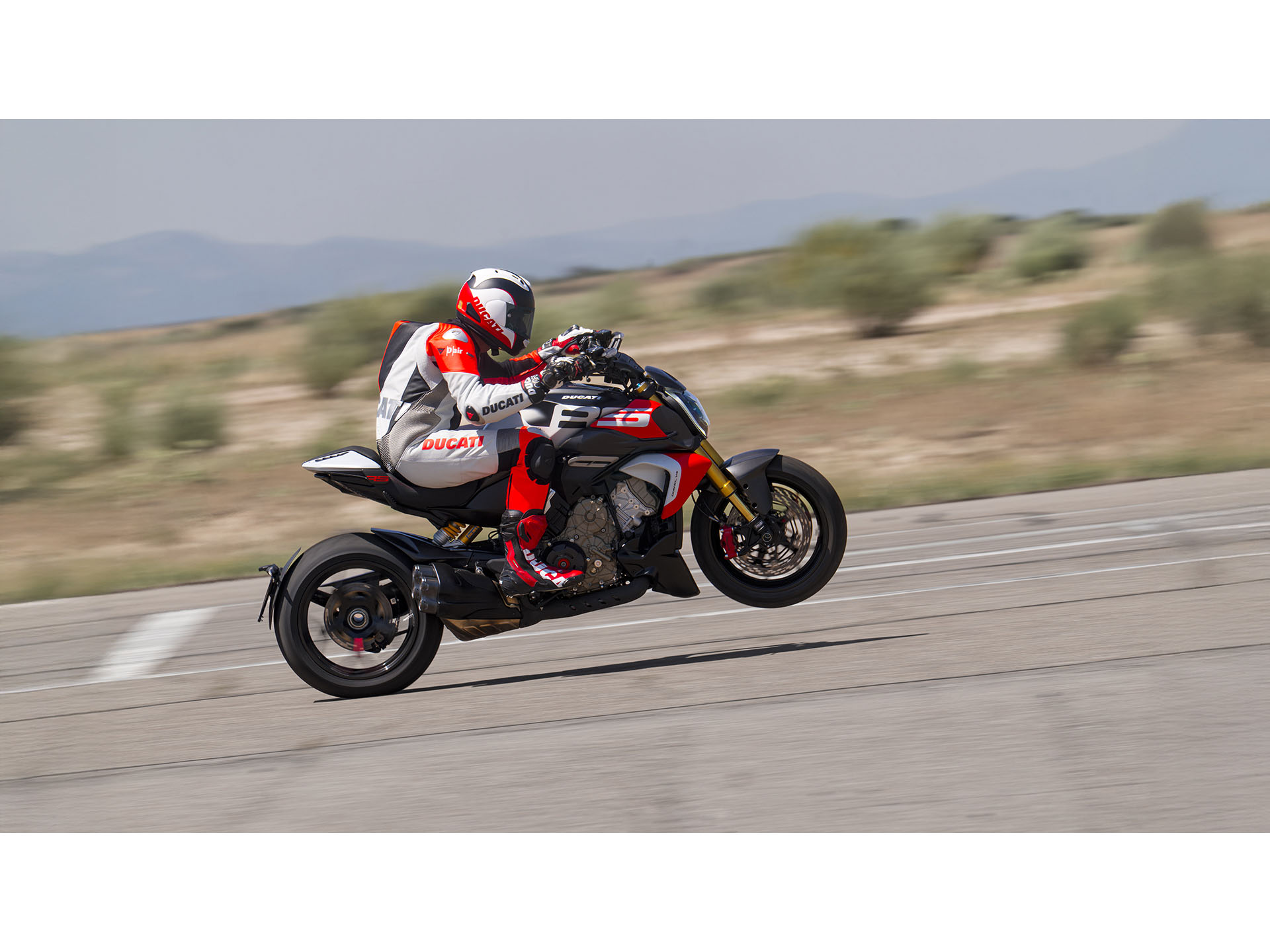 2026 Ducati Diavel V4 RS in Foxboro, Massachusetts - Photo 17