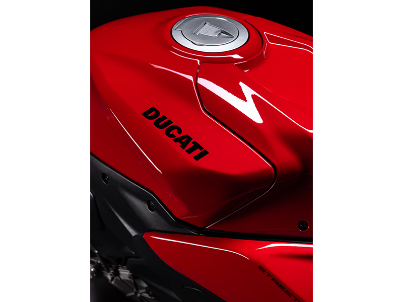 2026 Ducati Streetfighter V2 in Foxboro, Massachusetts - Photo 15