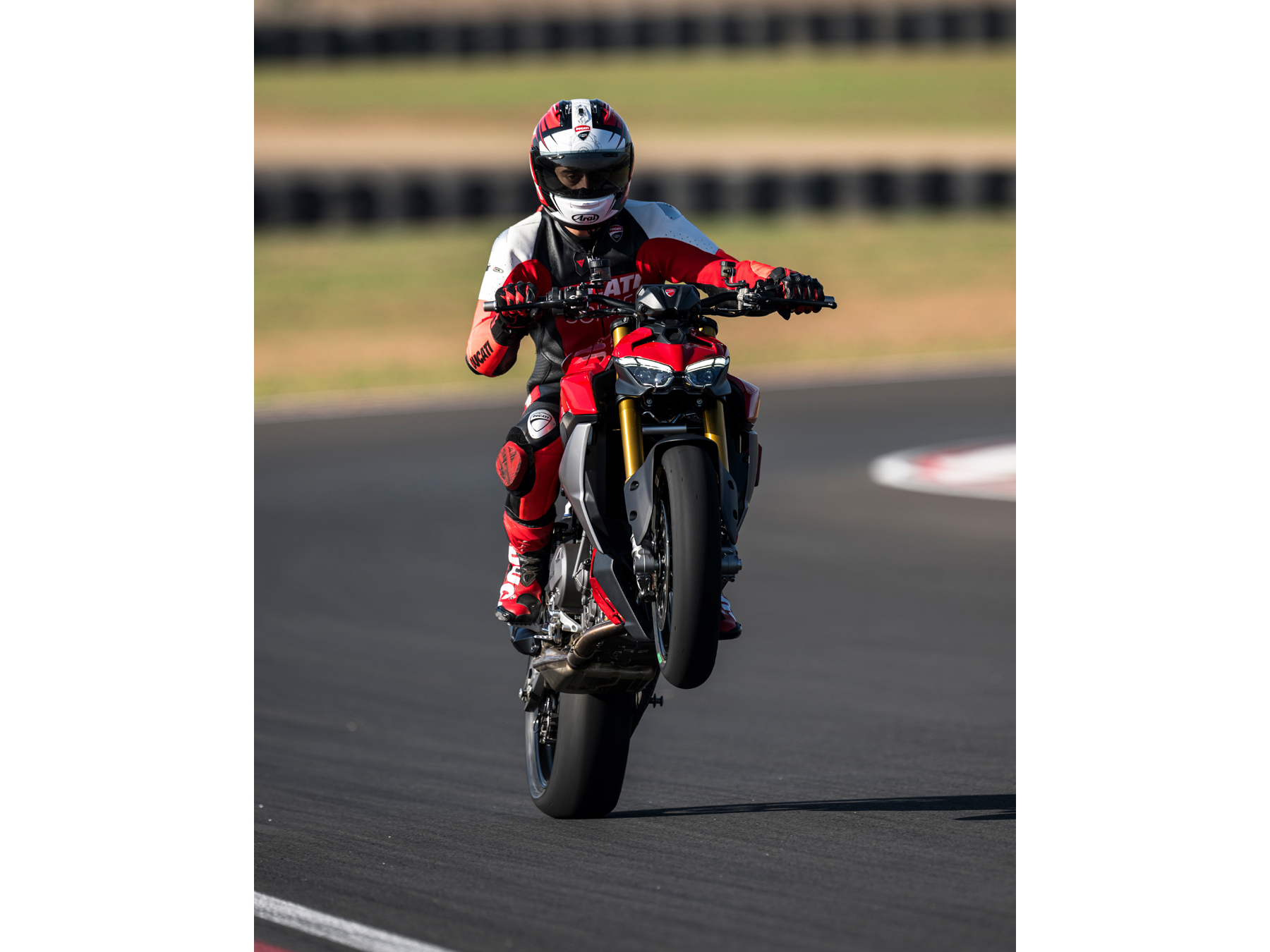 2026 Ducati Streetfighter V2 in Foxboro, Massachusetts - Photo 18
