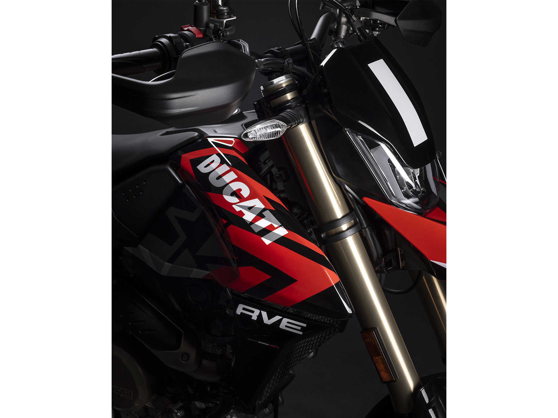 2026 Ducati Hypermotard 698 Mono RVE in Foxboro, Massachusetts - Photo 10