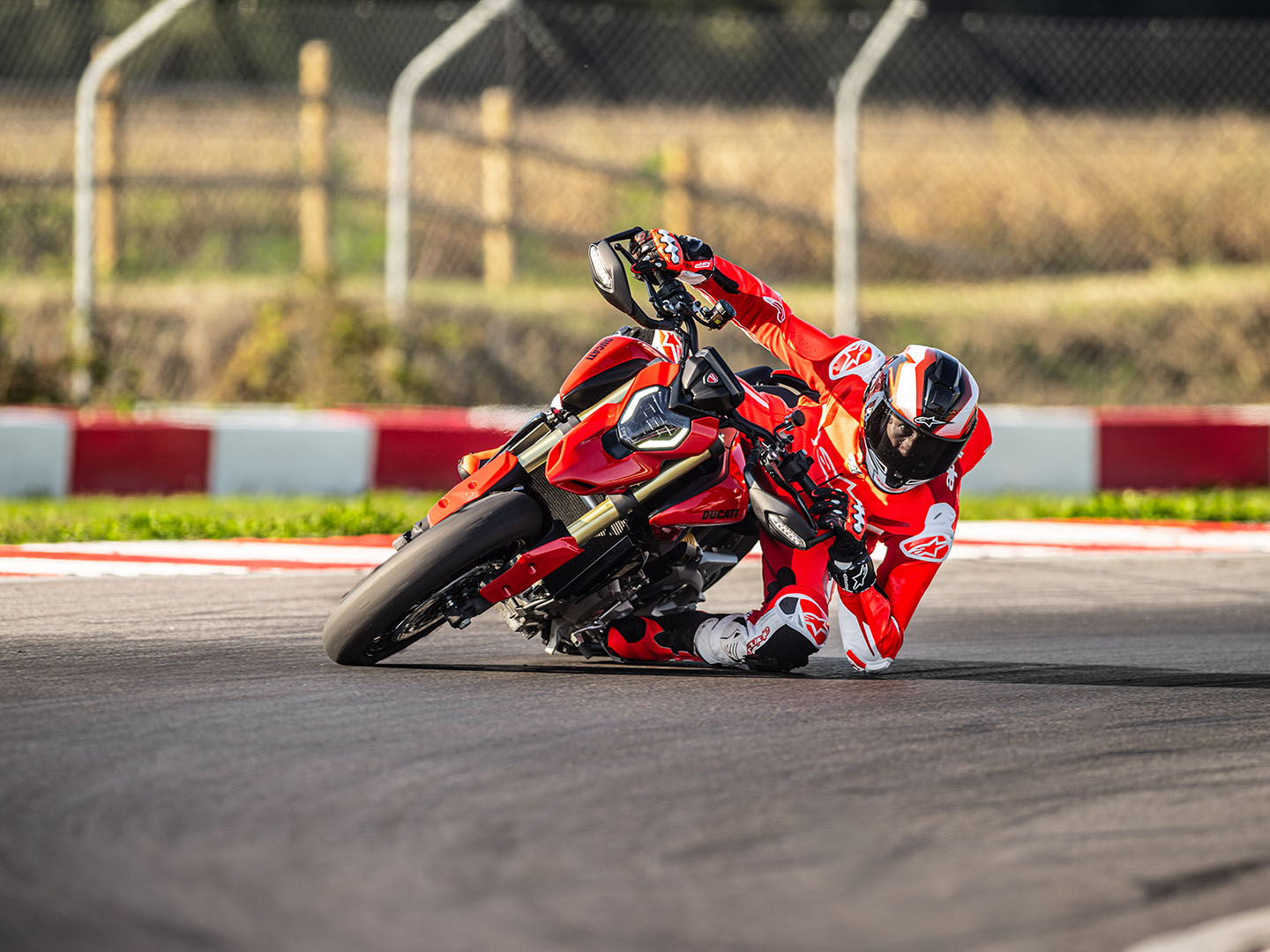 2026 Ducati Hypermotard V2 in Portland, Oregon - Photo 6