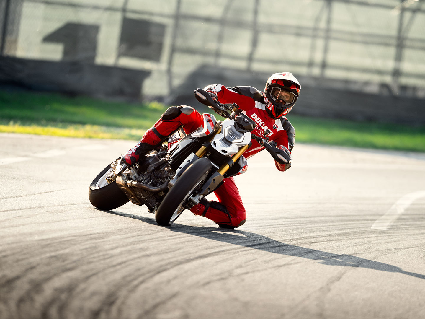 2026 Ducati Hypermotard V2 SP in Portland, Oregon - Photo 9