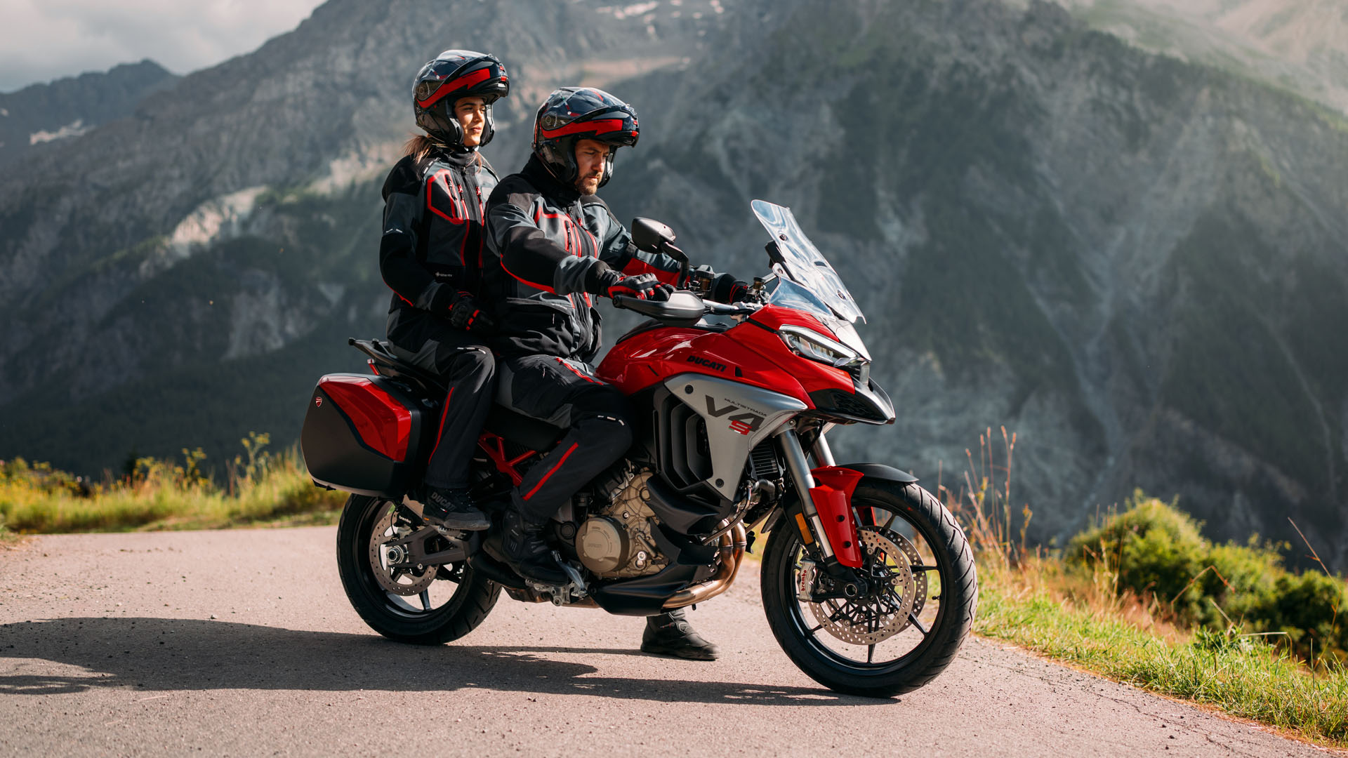2027 Ducati Multistrada V4 S Travel & Radar 12